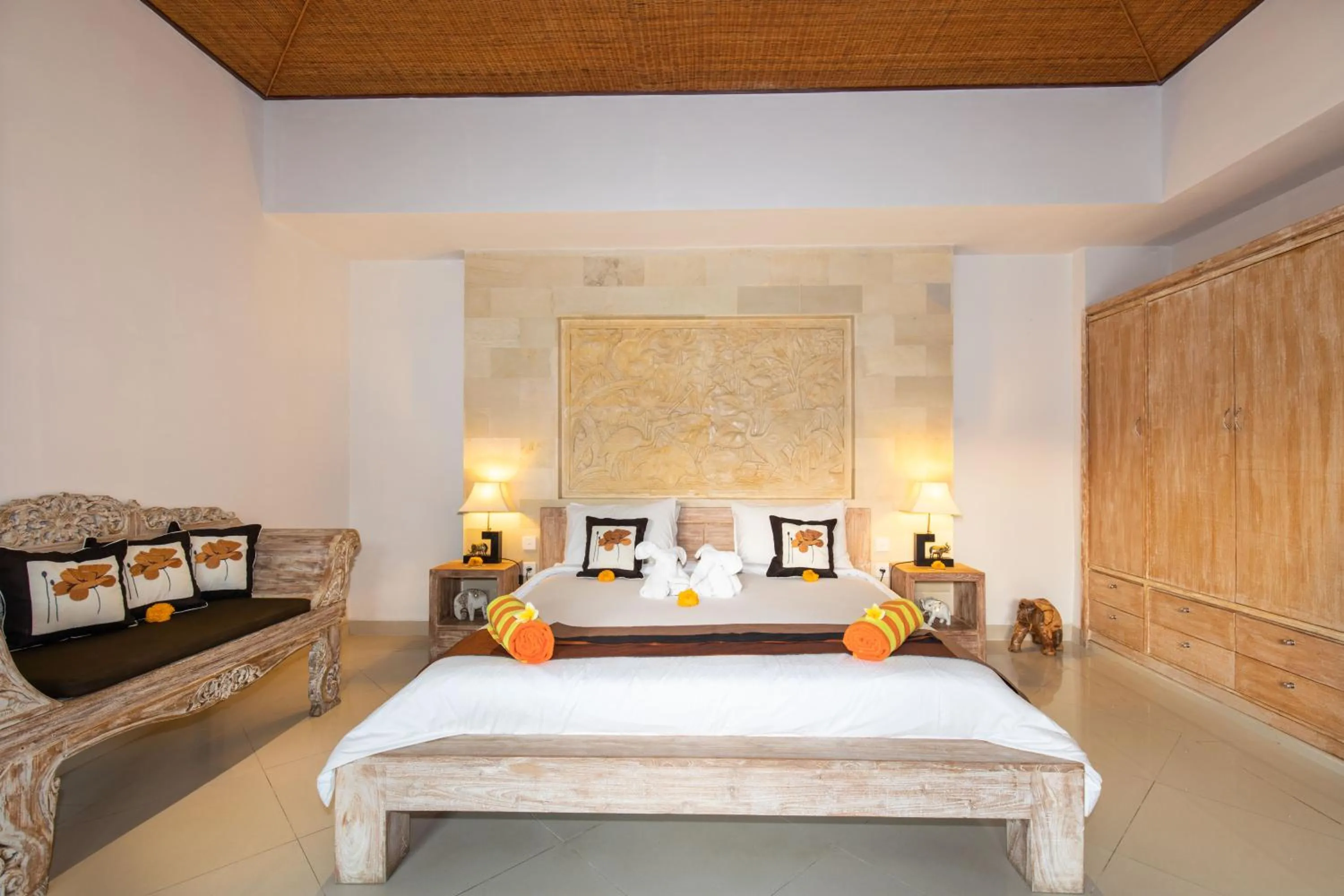 Bed in Taman Kesari Villas