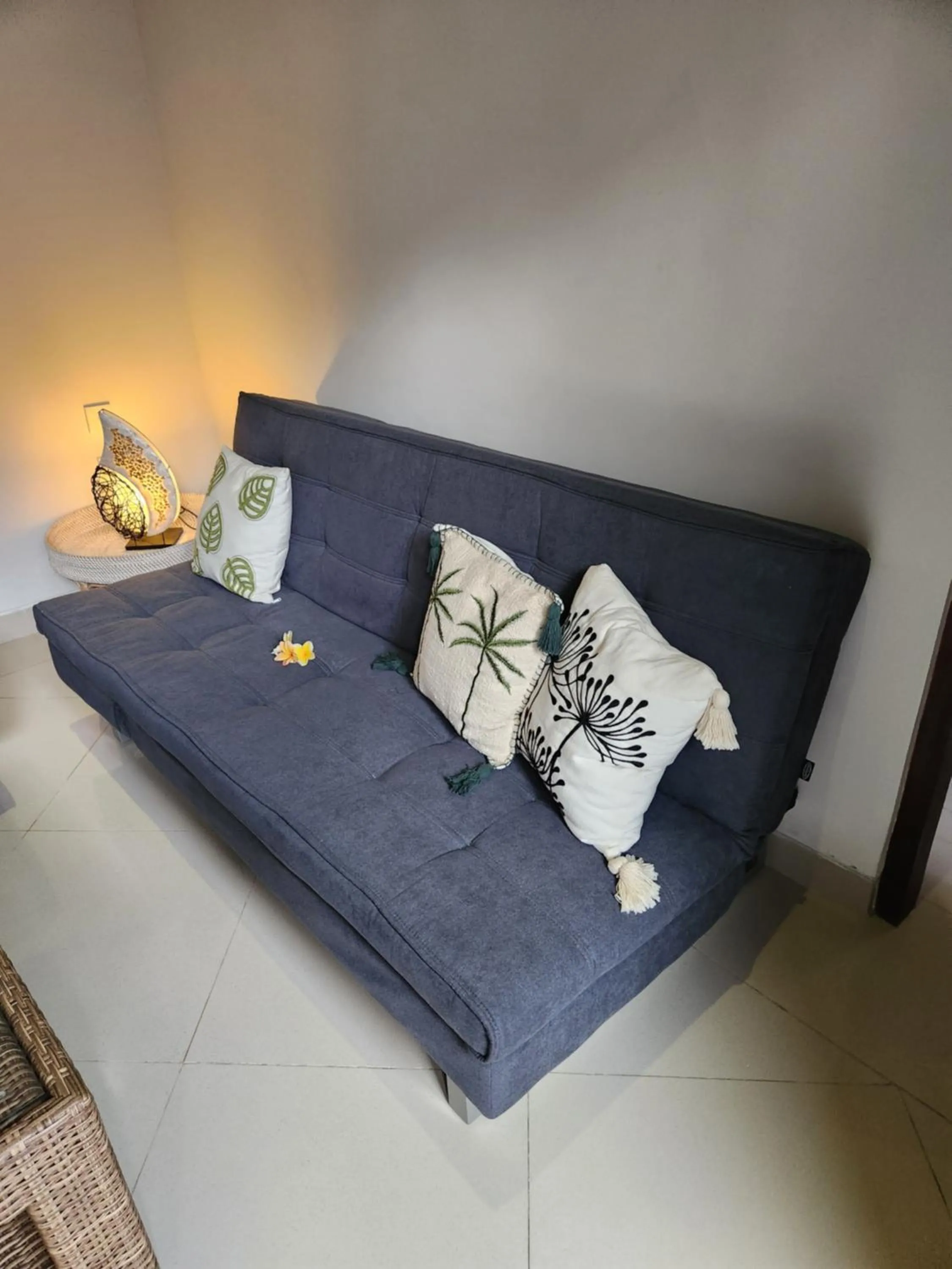 Living room, Bed in Taman Kesari Villas
