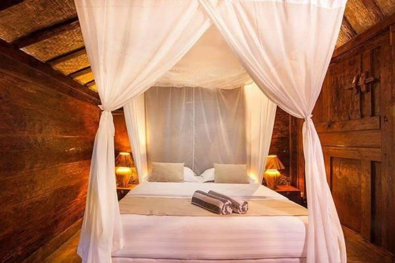 Photo of the whole room, Bed in Blu d'aMare