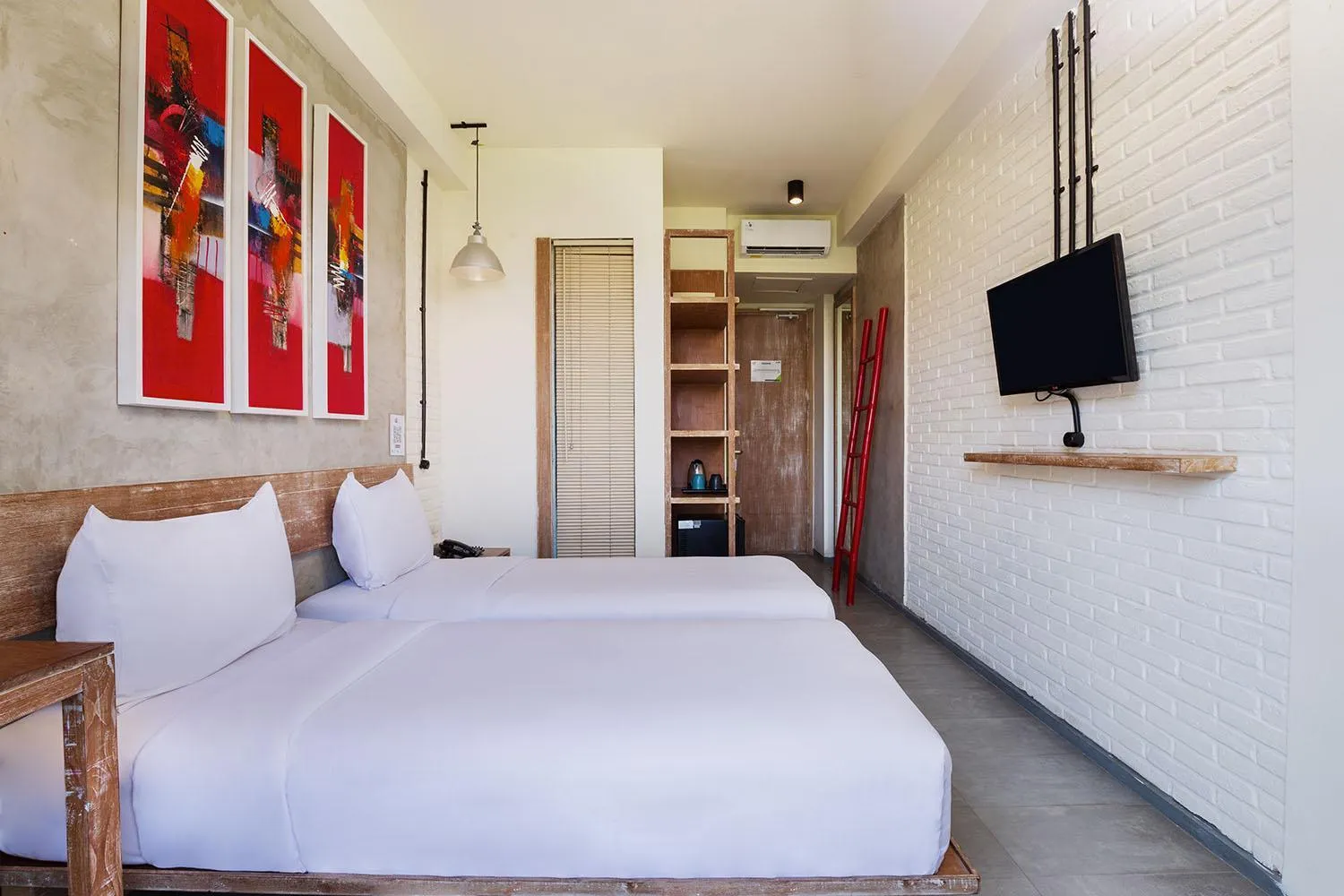 TV and multimedia, Bed in FRii Bali Echo Beach