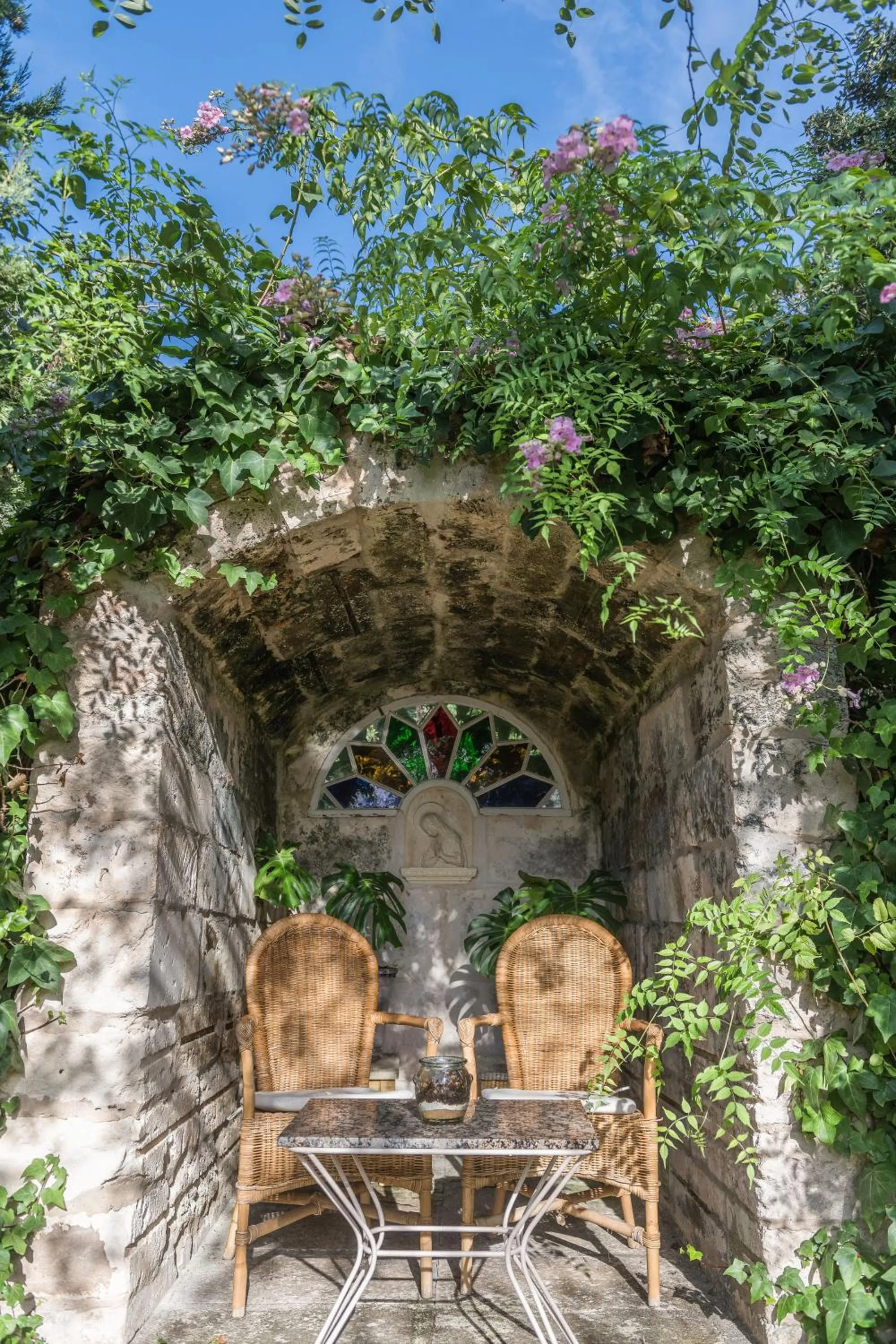 Patio in Hotel Rural Biniarroca - Adults Only
