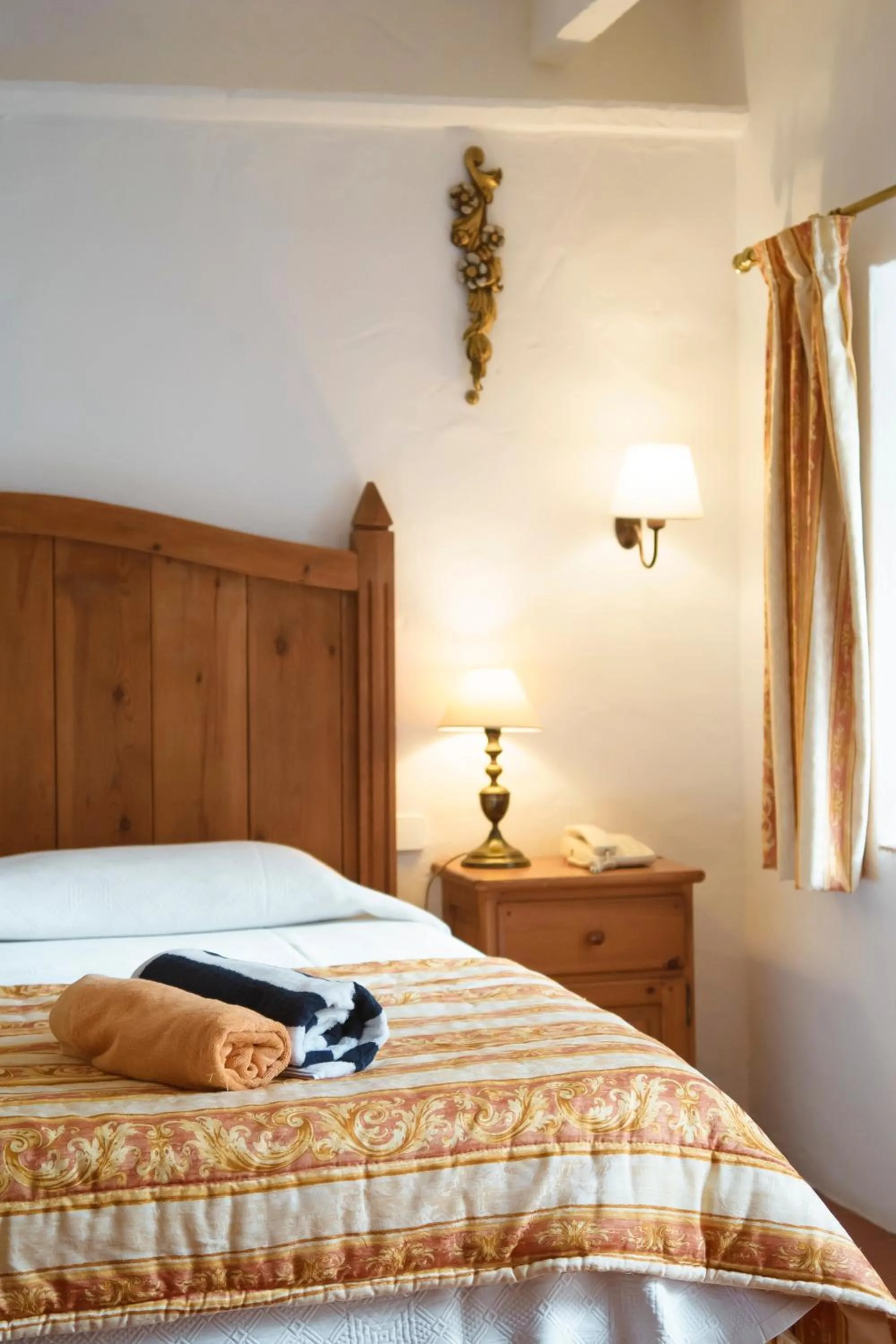 Property building, Bed in Hotel Rural Biniarroca - Adults Only