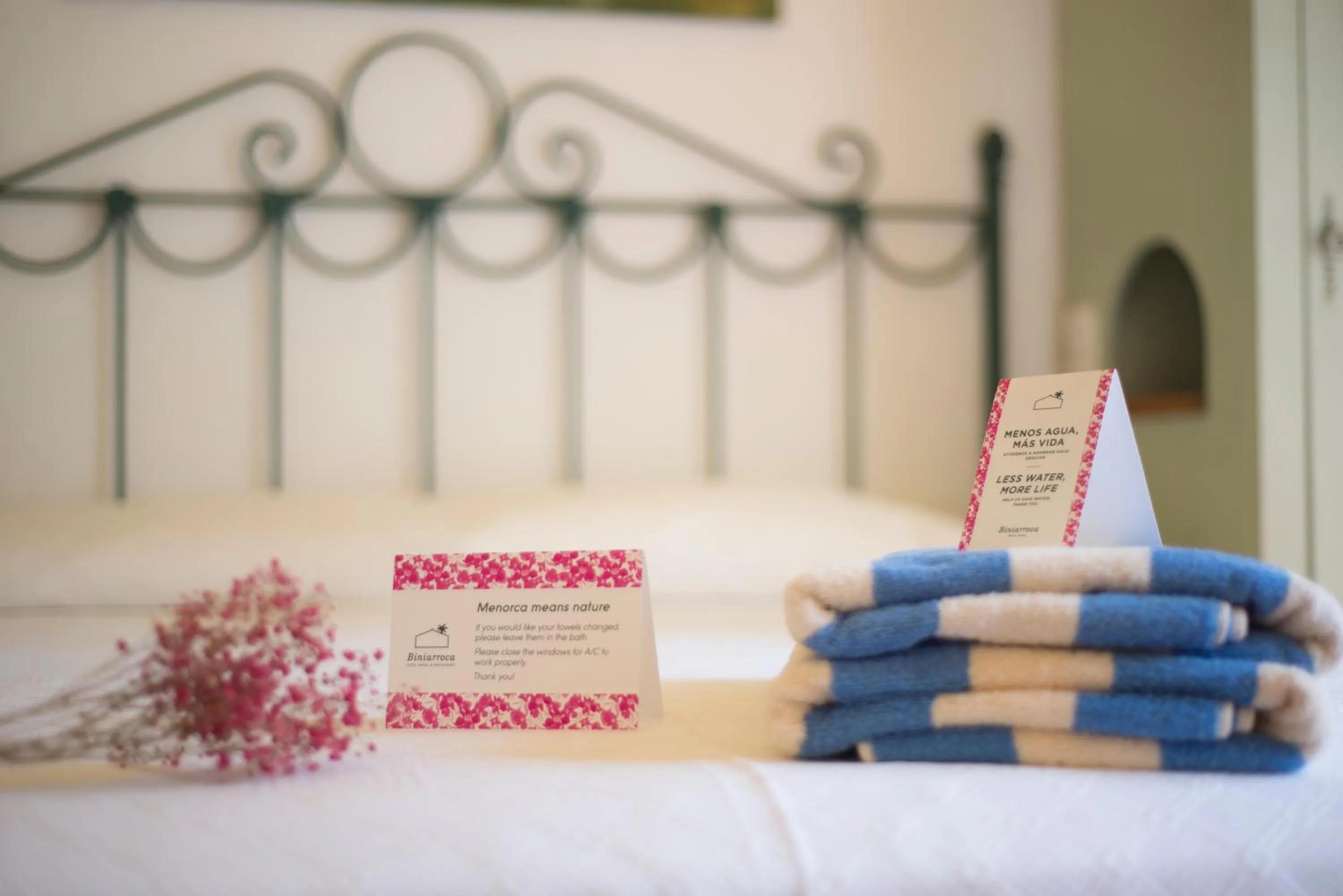 Decorative detail, Bed in Hotel Rural Biniarroca - Adults Only