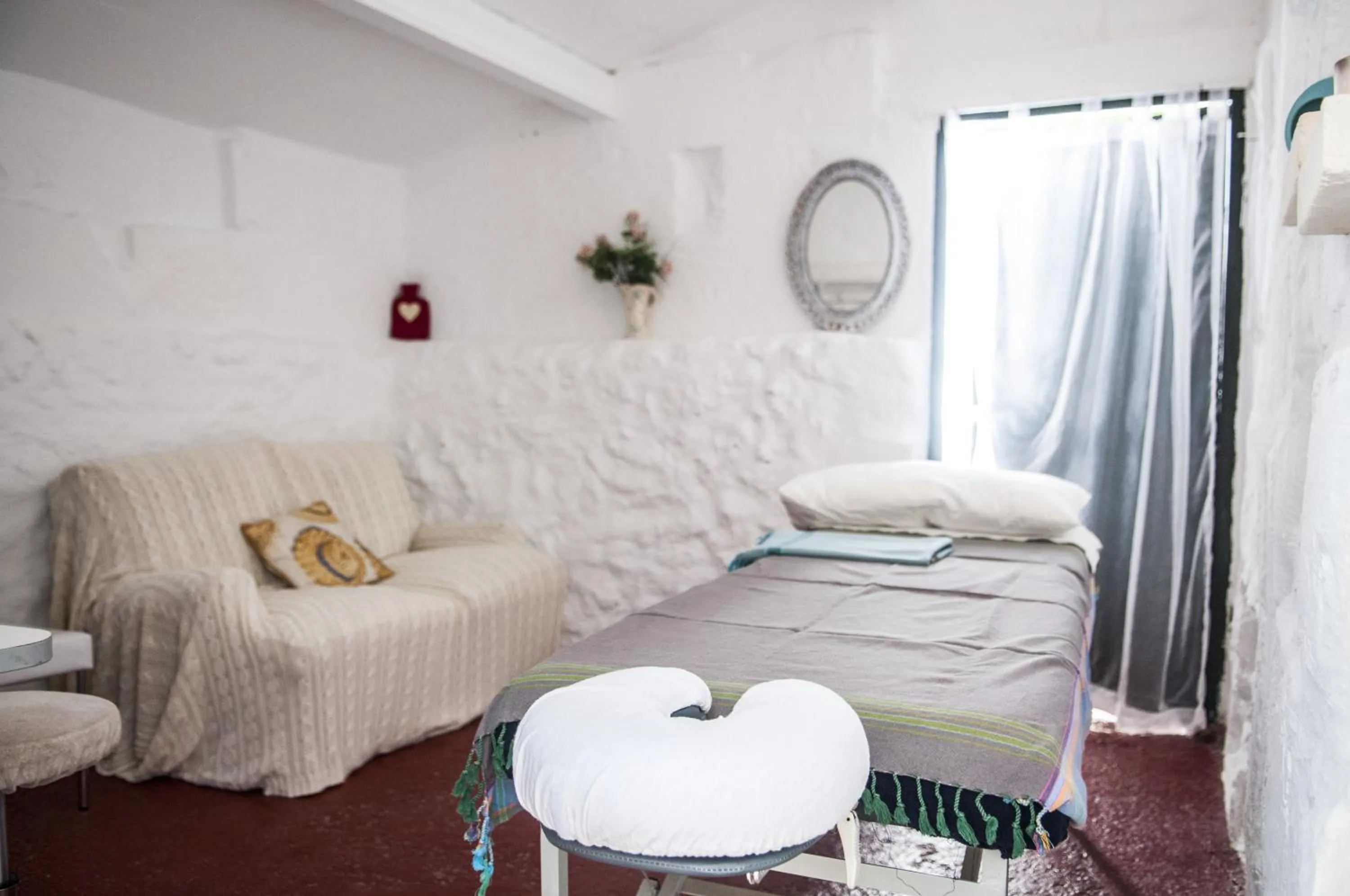 Massage, Bed in Hotel Rural Biniarroca - Adults Only