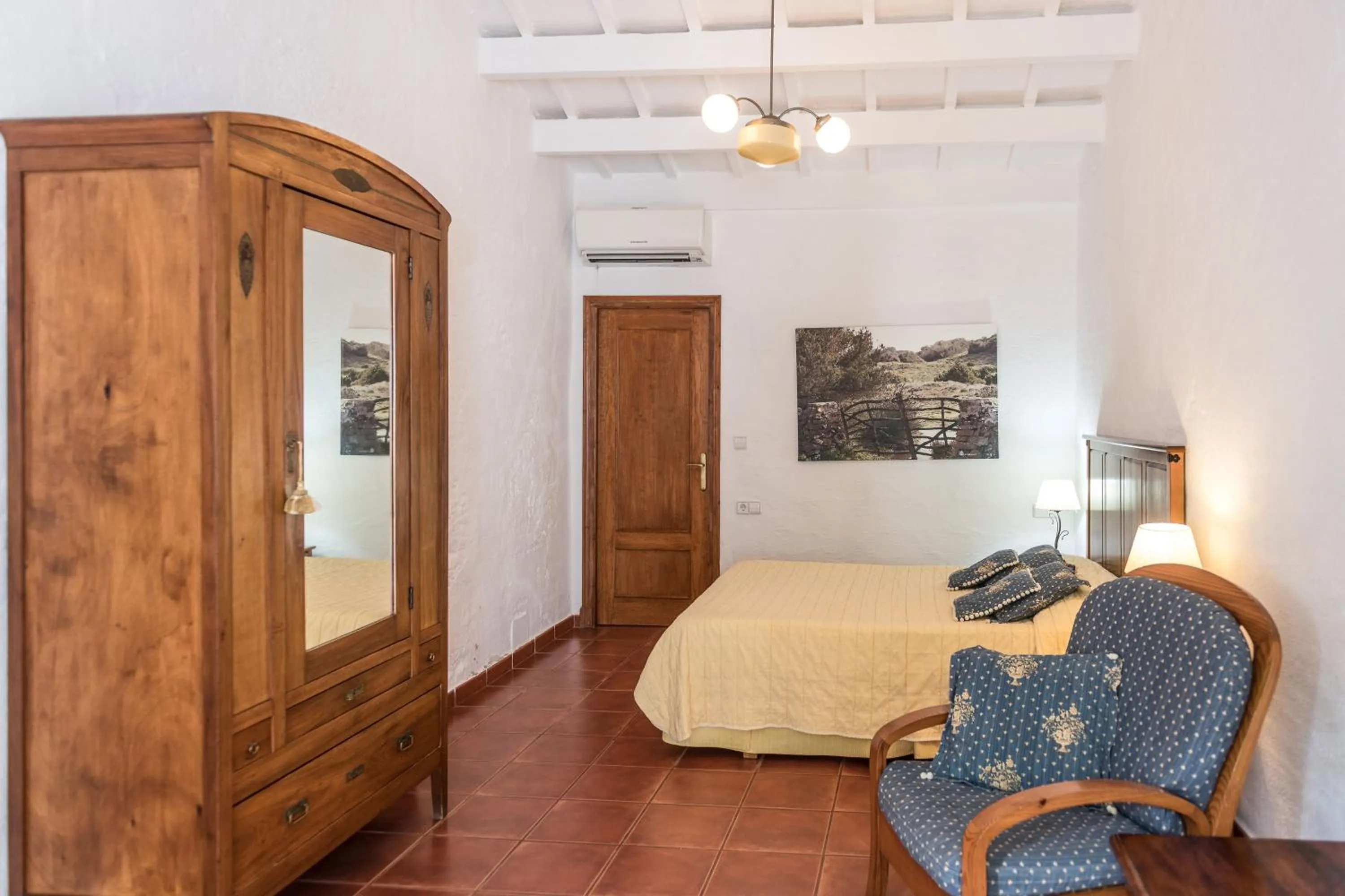 Photo of the whole room, Bed in Hotel Rural Biniarroca - Adults Only