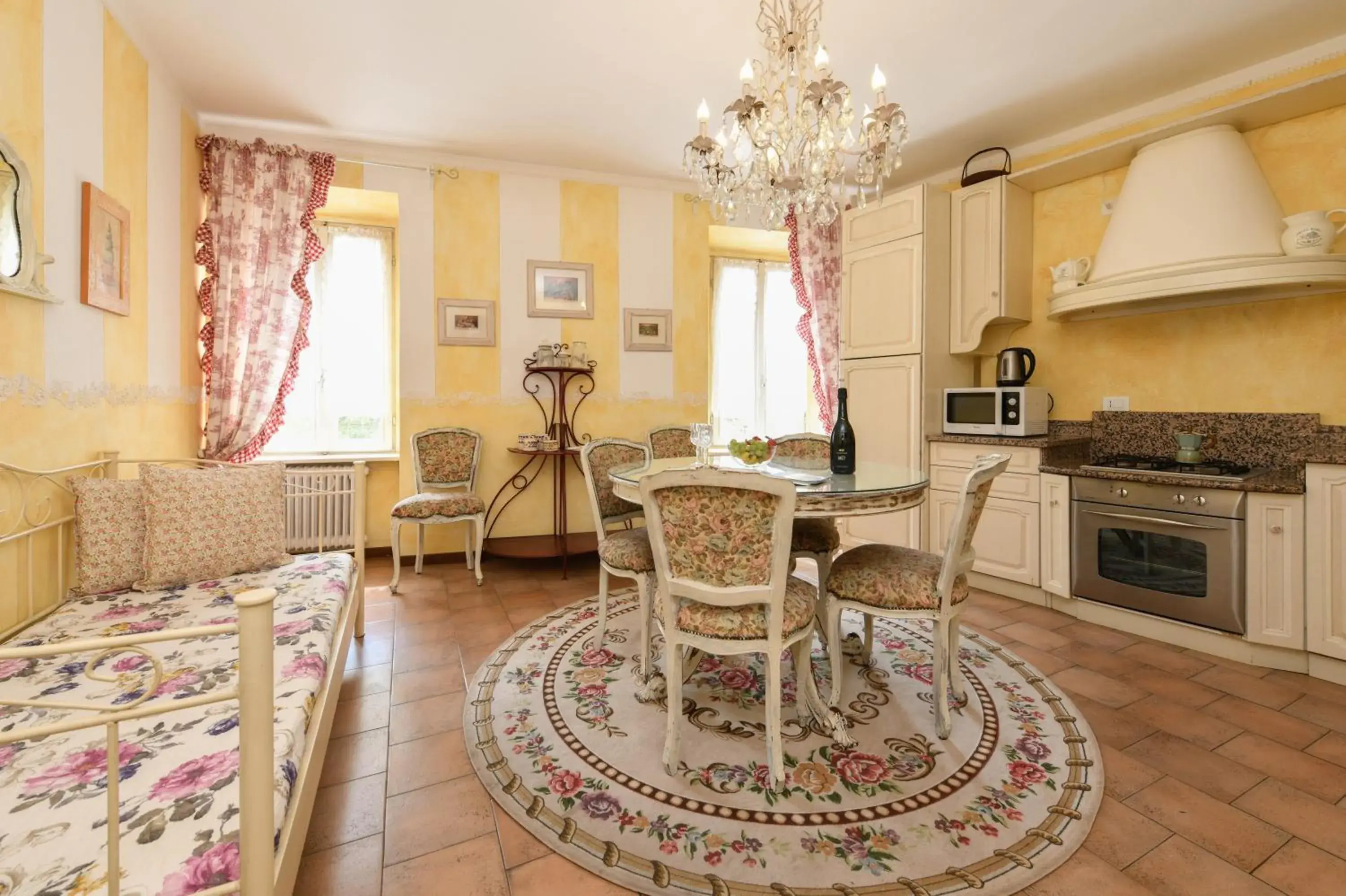 Relais De La Place Relais De La Place