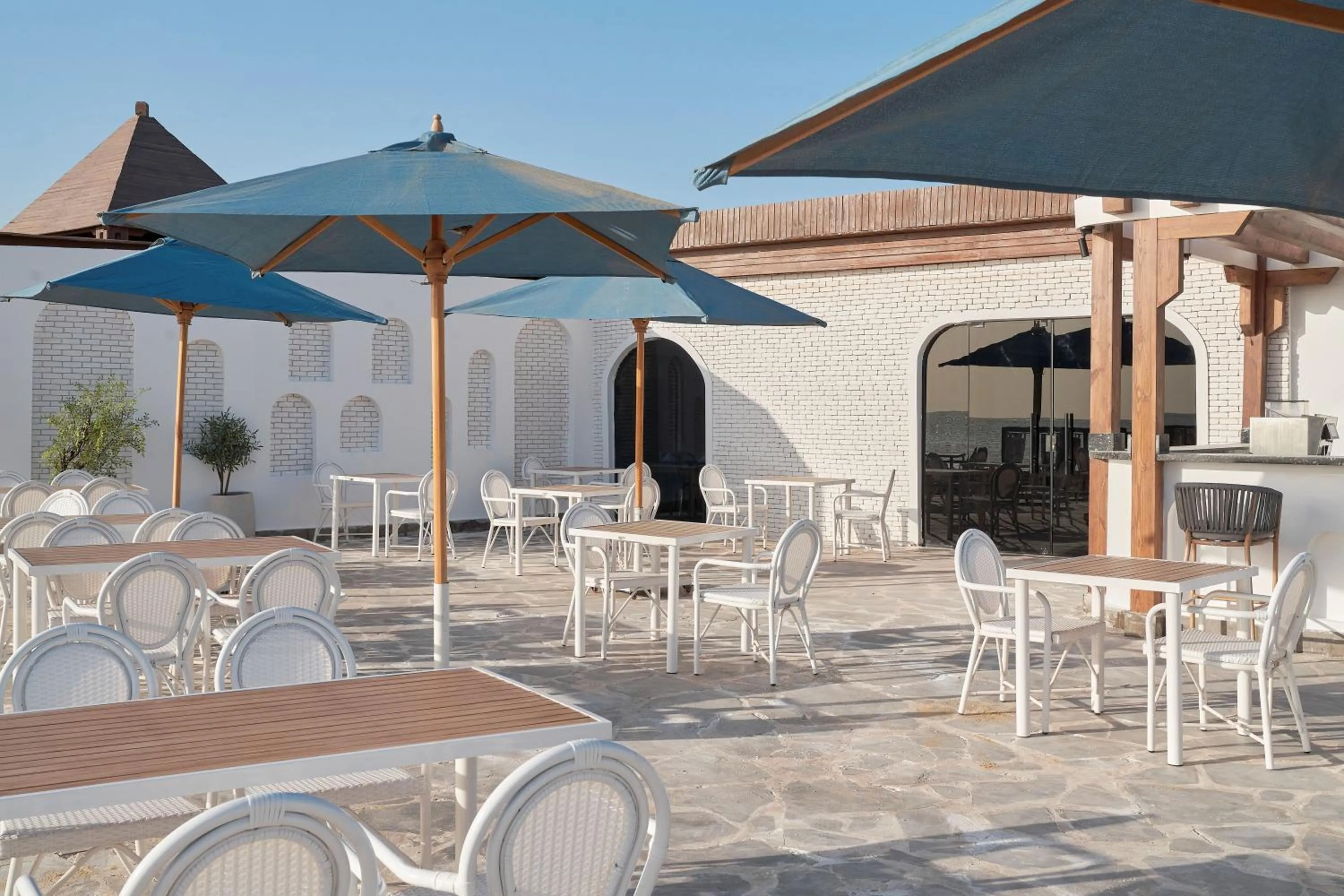 Restaurant/places to eat in True Beach Resort