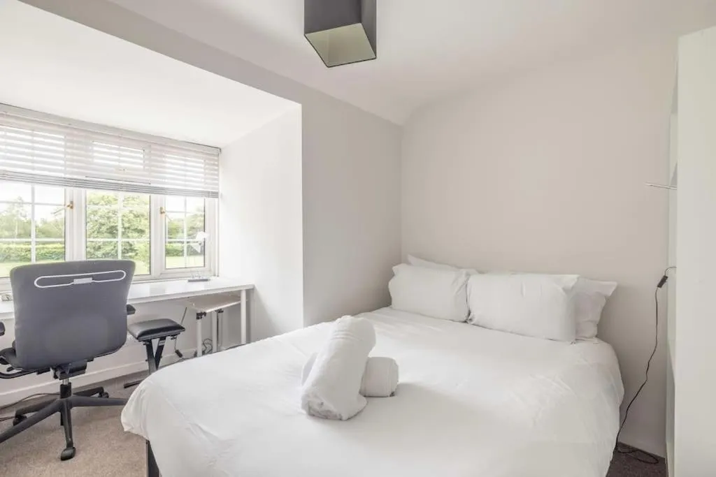 Bed in 3-Bed Family Home with Parking & Large Garden