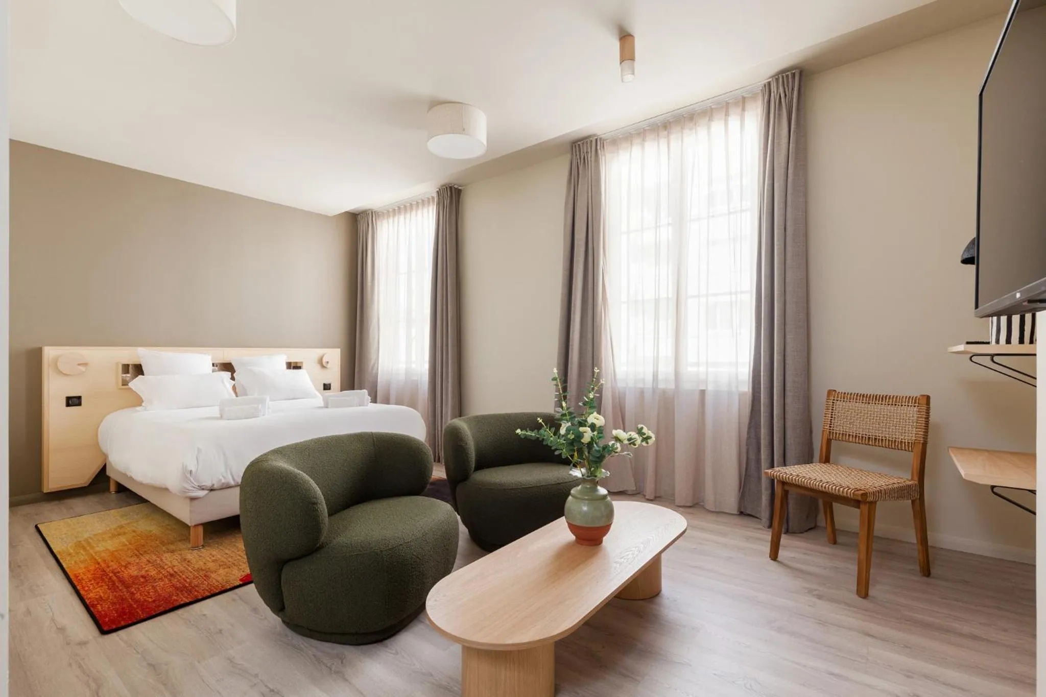 Photo of the whole room, Bed in Gogaille - Gambetta - accès autonome