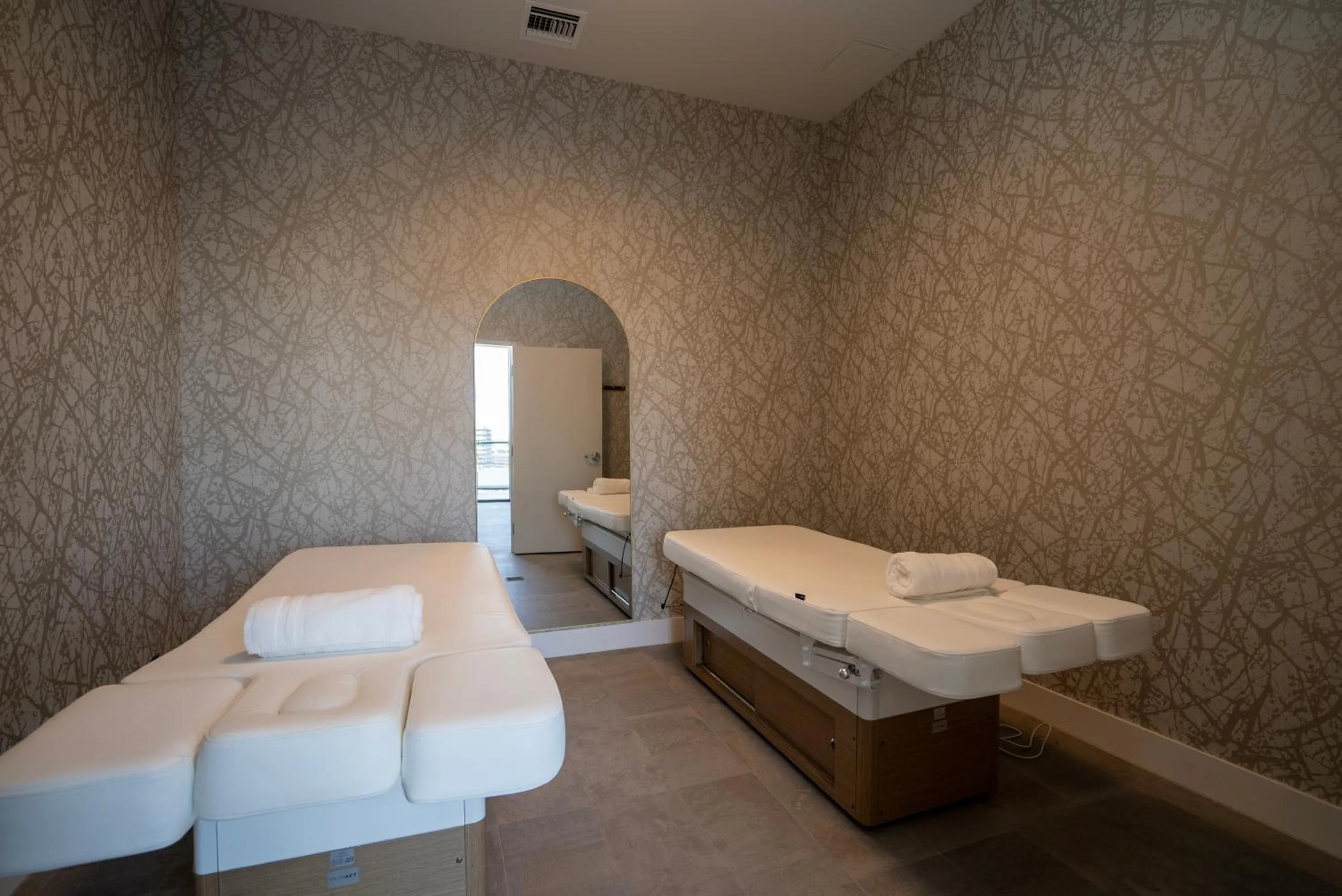 Spa and wellness centre/facilities, Bed in Smart Brickell Hotel