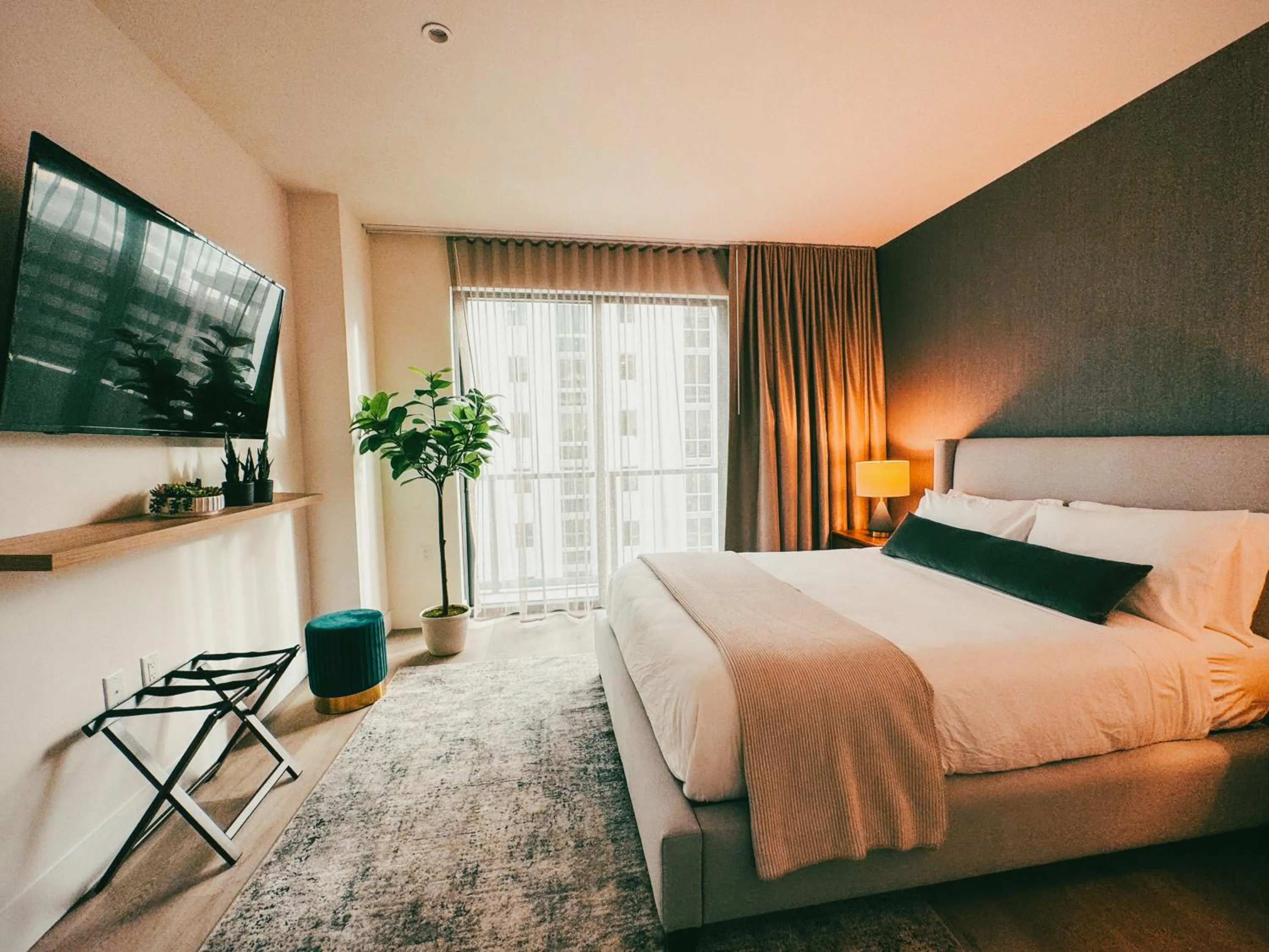 Bed in Smart Brickell Hotel