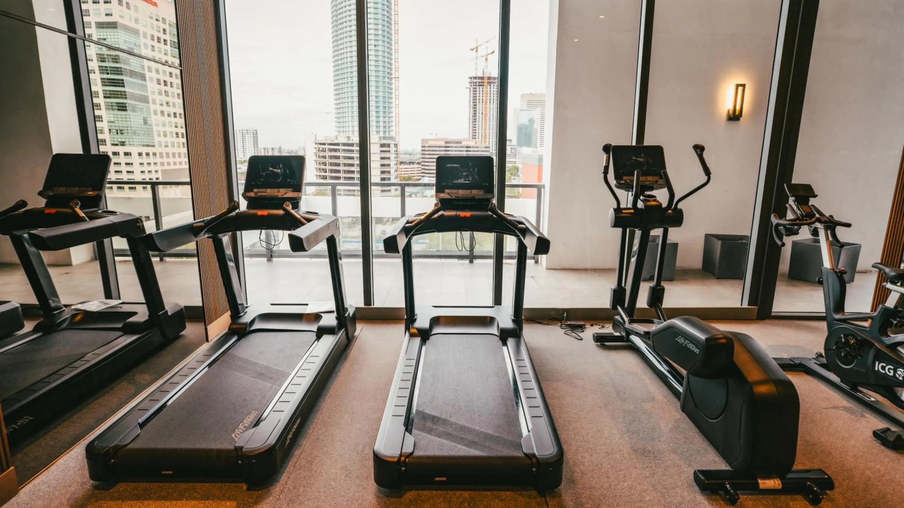Fitness centre/facilities in Smart Brickell Hotel