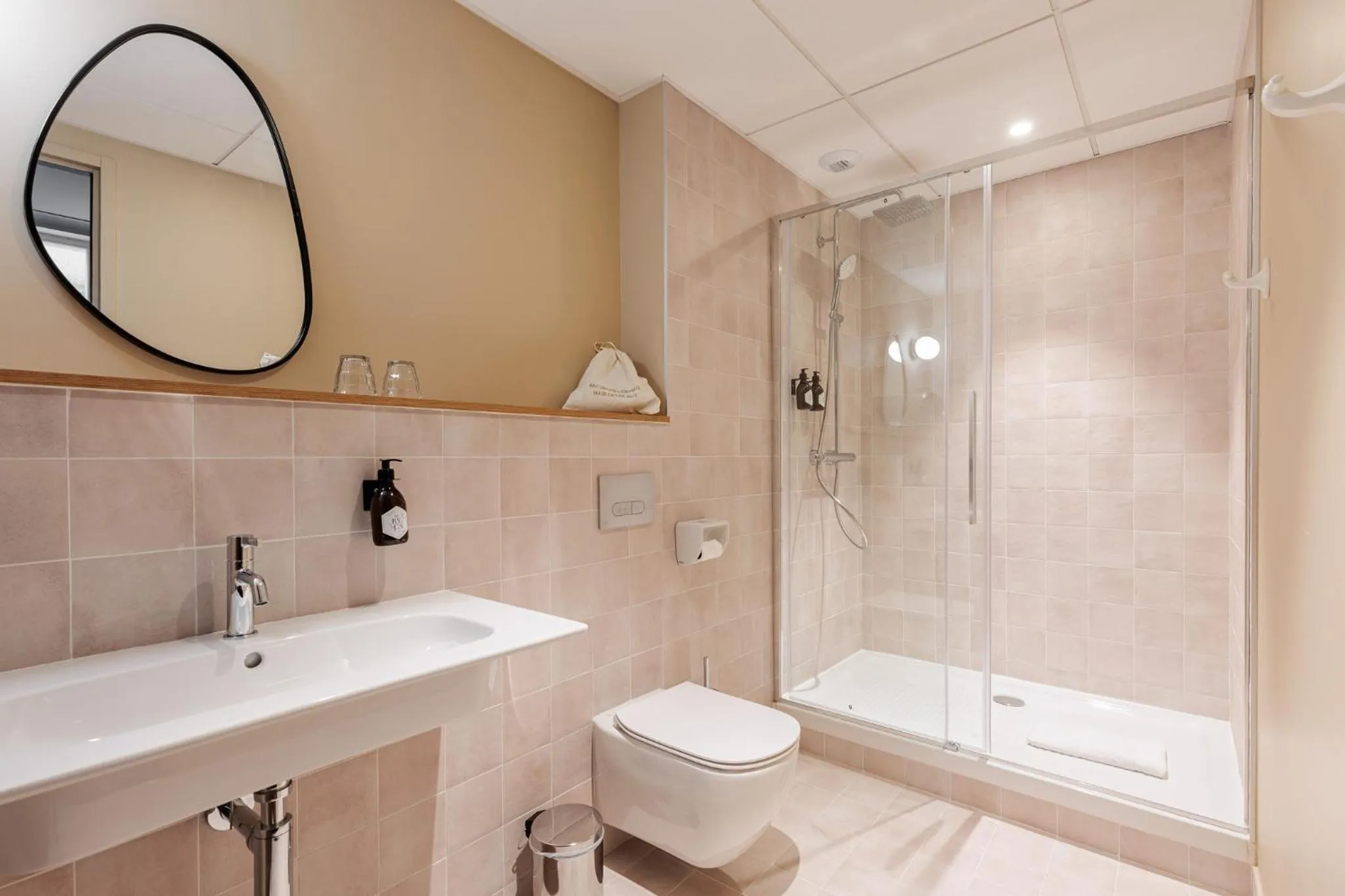 Bathroom in Gogaille - Arago - Accès autonome