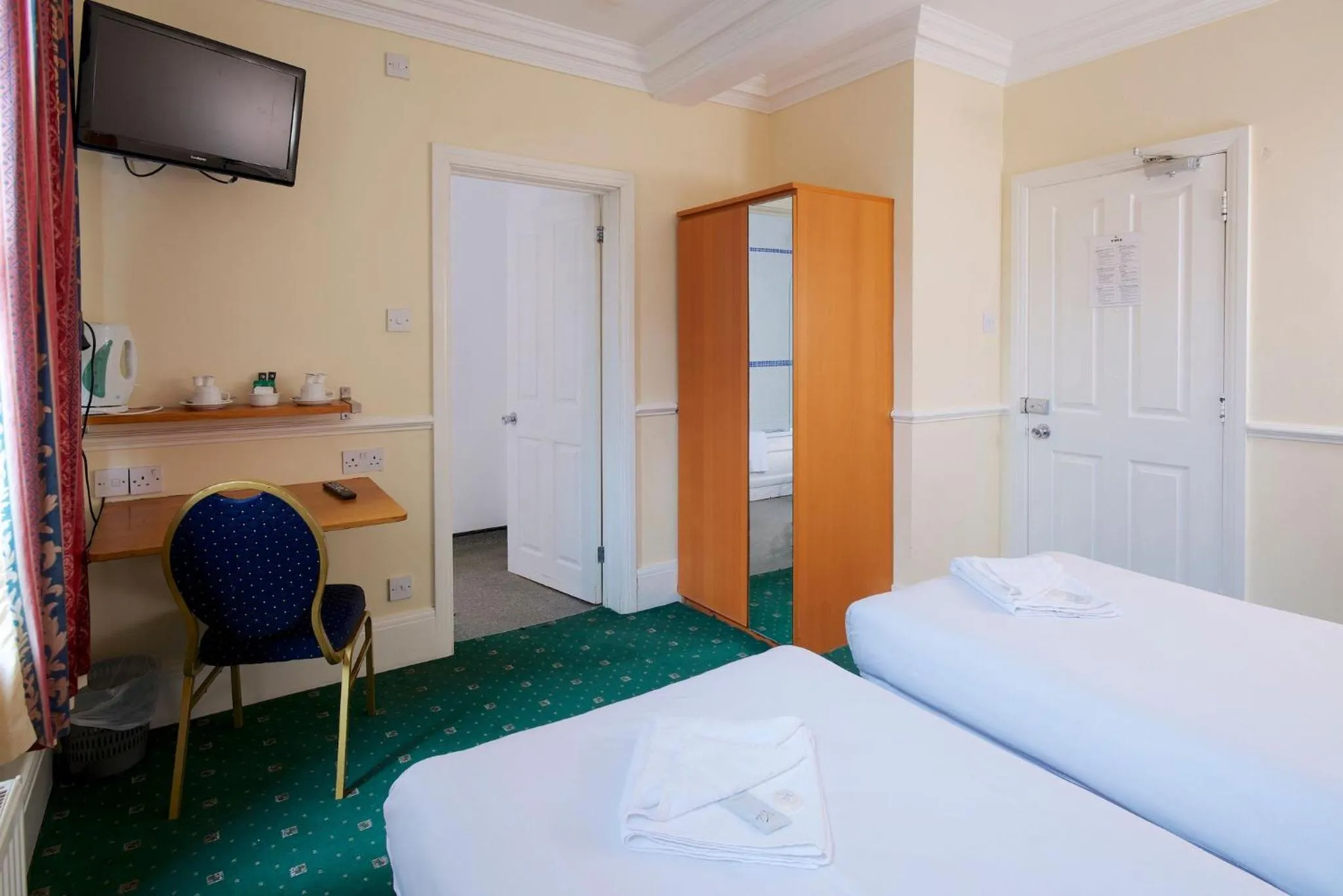 Bed in The Bournemouth Maemar Hotel