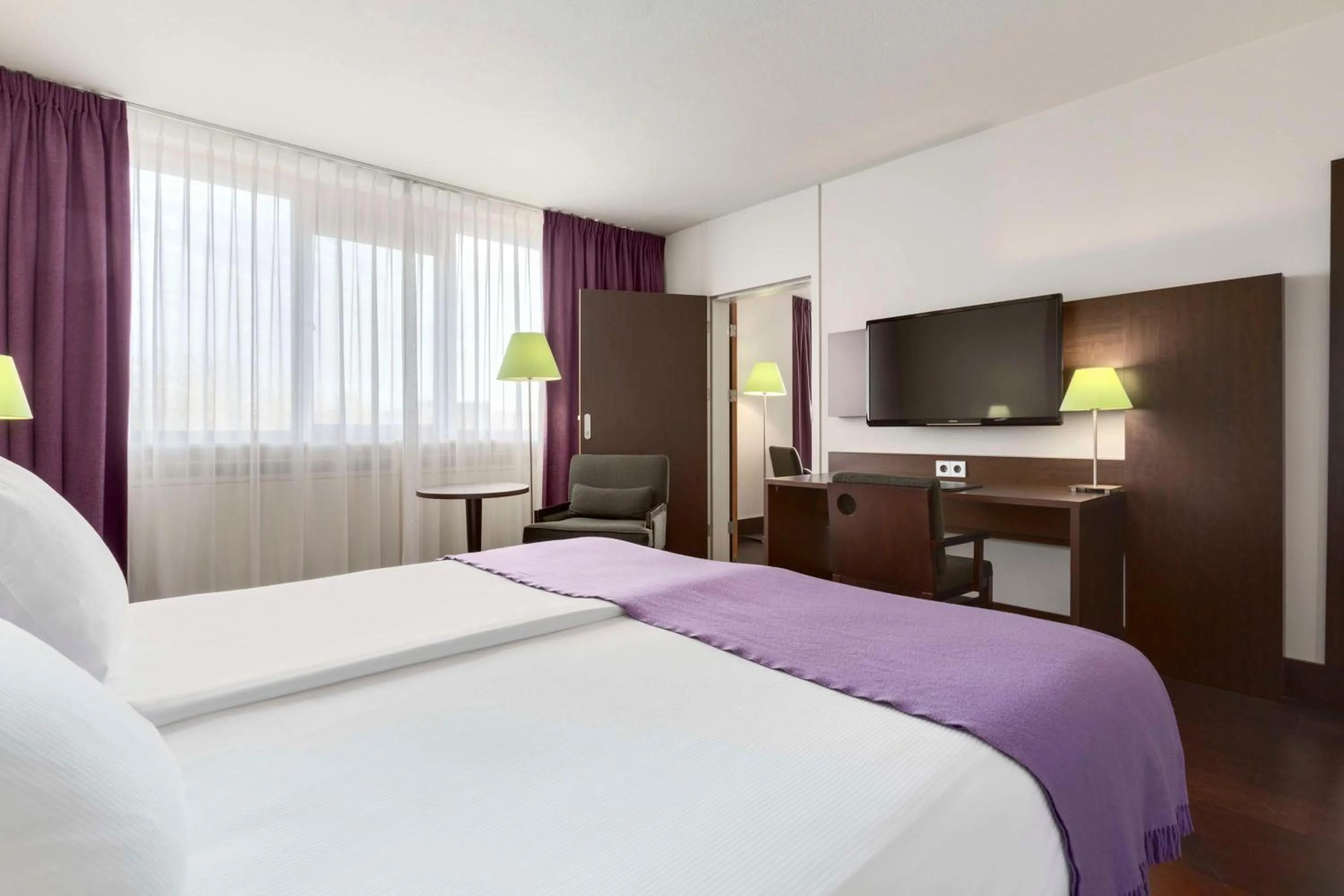 Bedroom, Bed in NH Maastricht