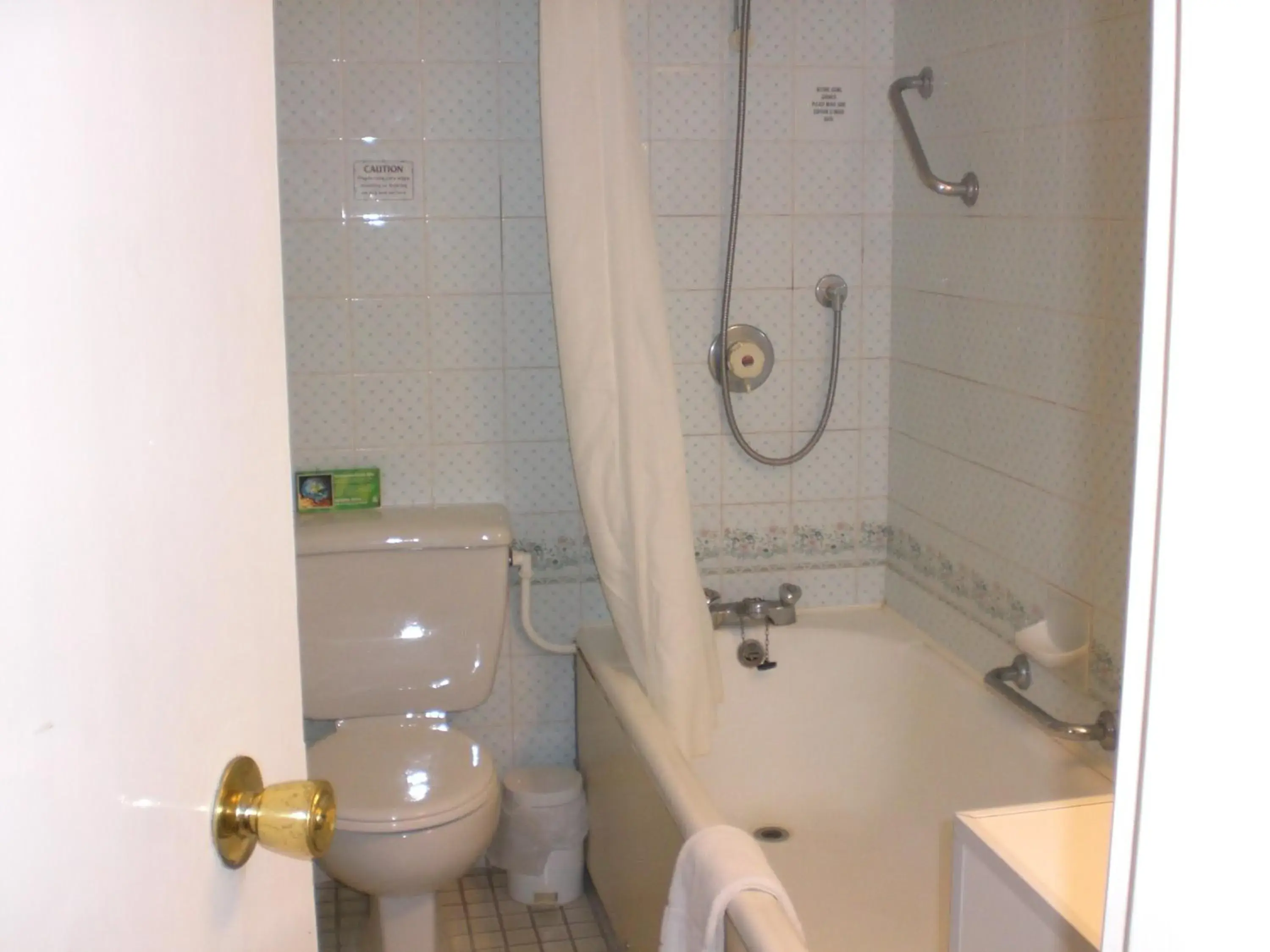 Standard Twin Room in The Roundhouse Standard Twin Room in The Roundhouse