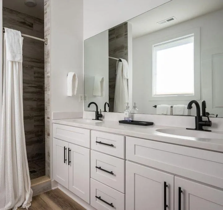 Piedmont Place Suite 402 Modern Apartment in Heart of Crozet
