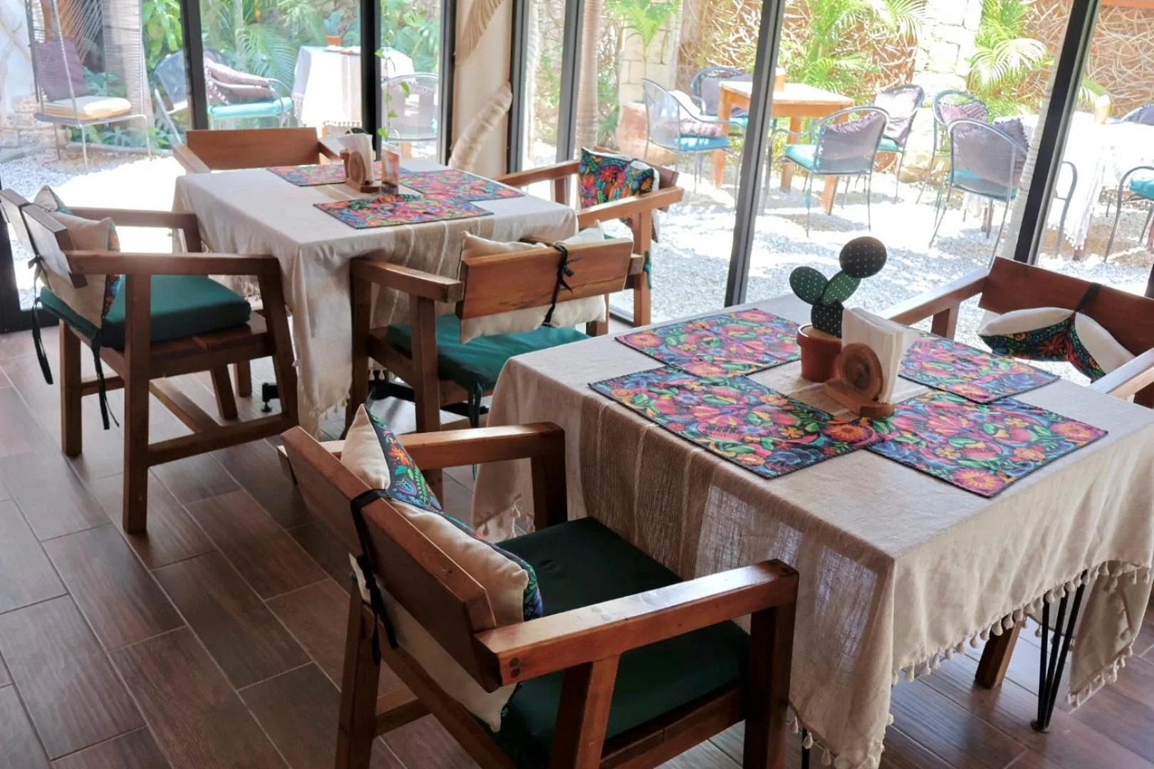 Restaurant/places to eat in Enigmatic Hotel Experience