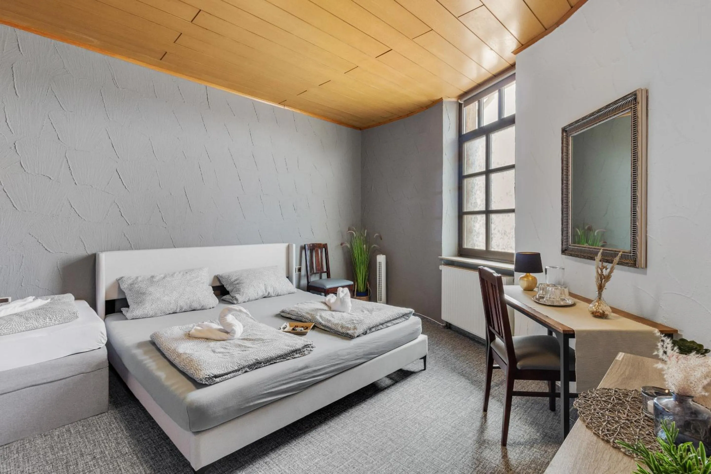 Bedroom, Bed in Family and Friends Hassloch