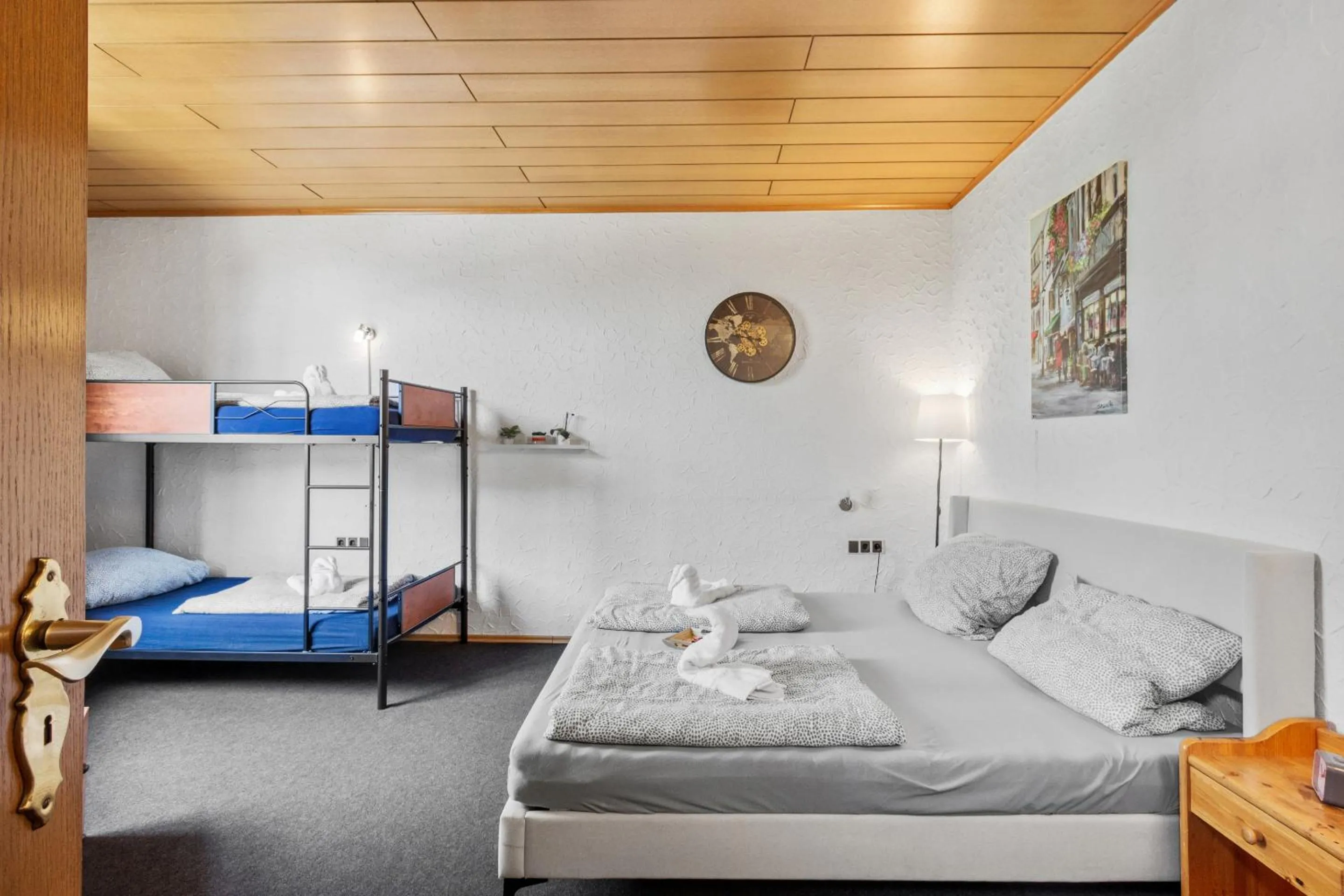 Bedroom, Bed in Family and Friends Hassloch