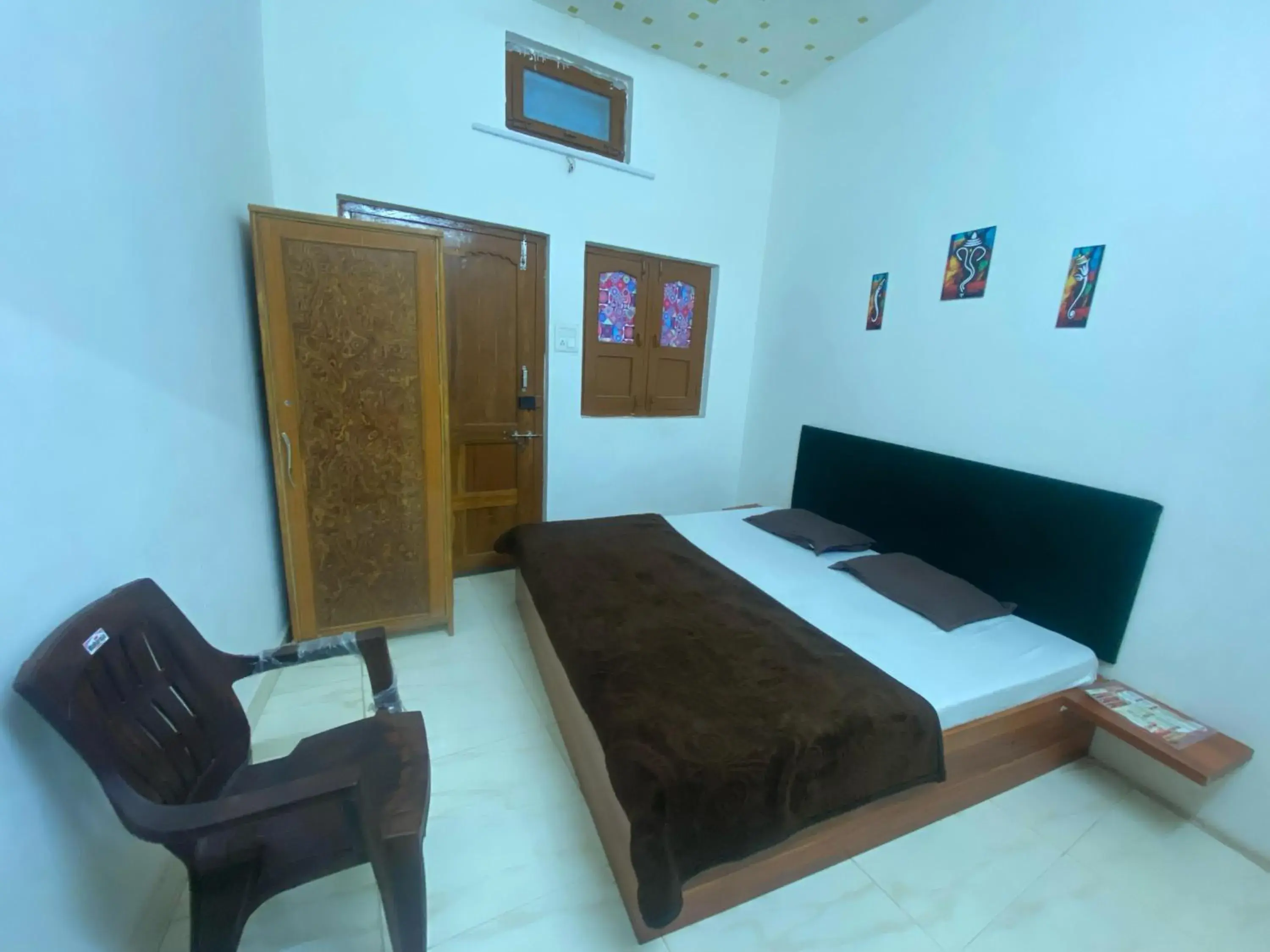 Bed in SHREE RAM KUTI Bed in SHREE RAM KUTI