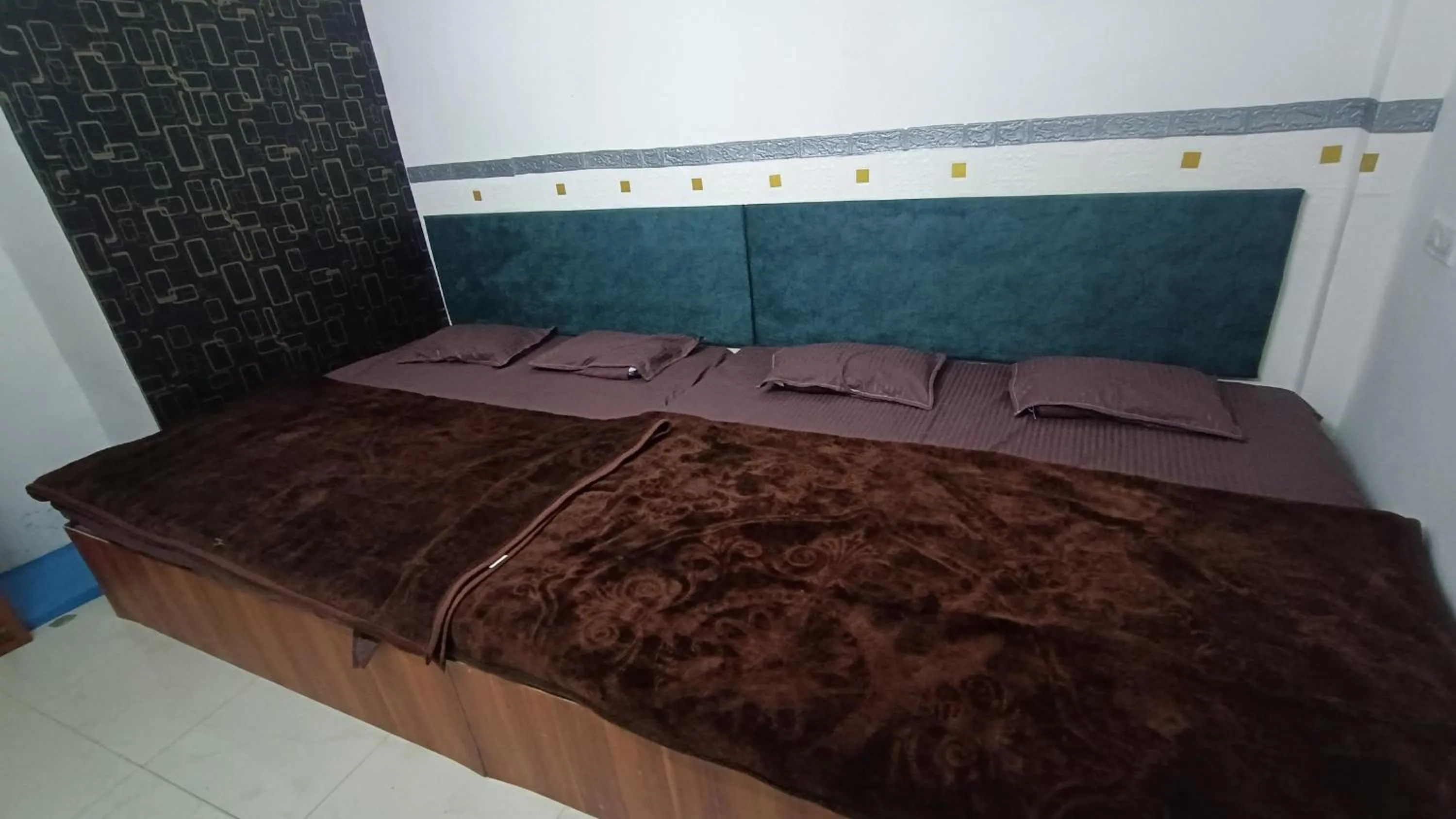 Bed in SHREE RAM KUTI