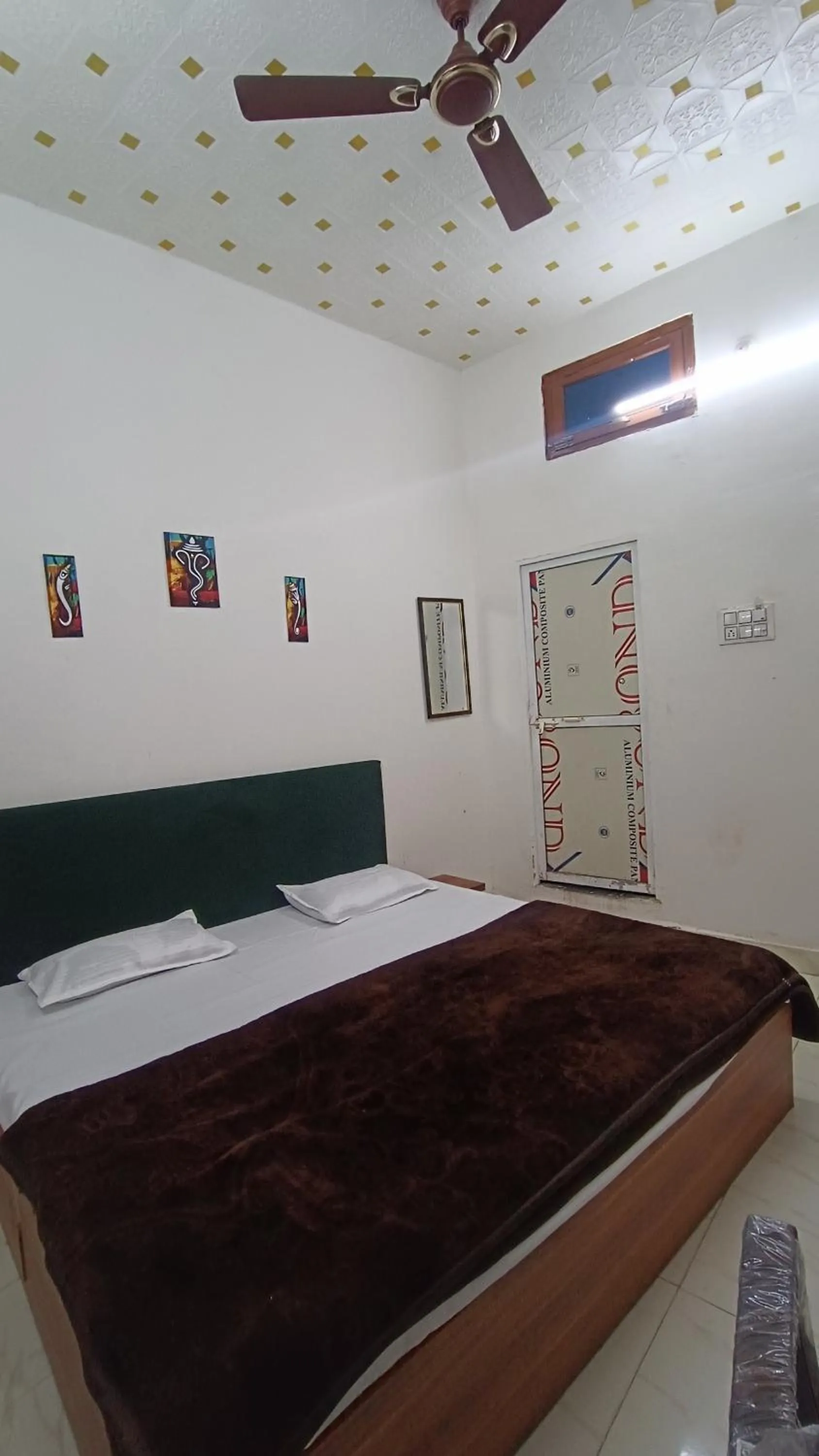 Bed in SHREE RAM KUTI