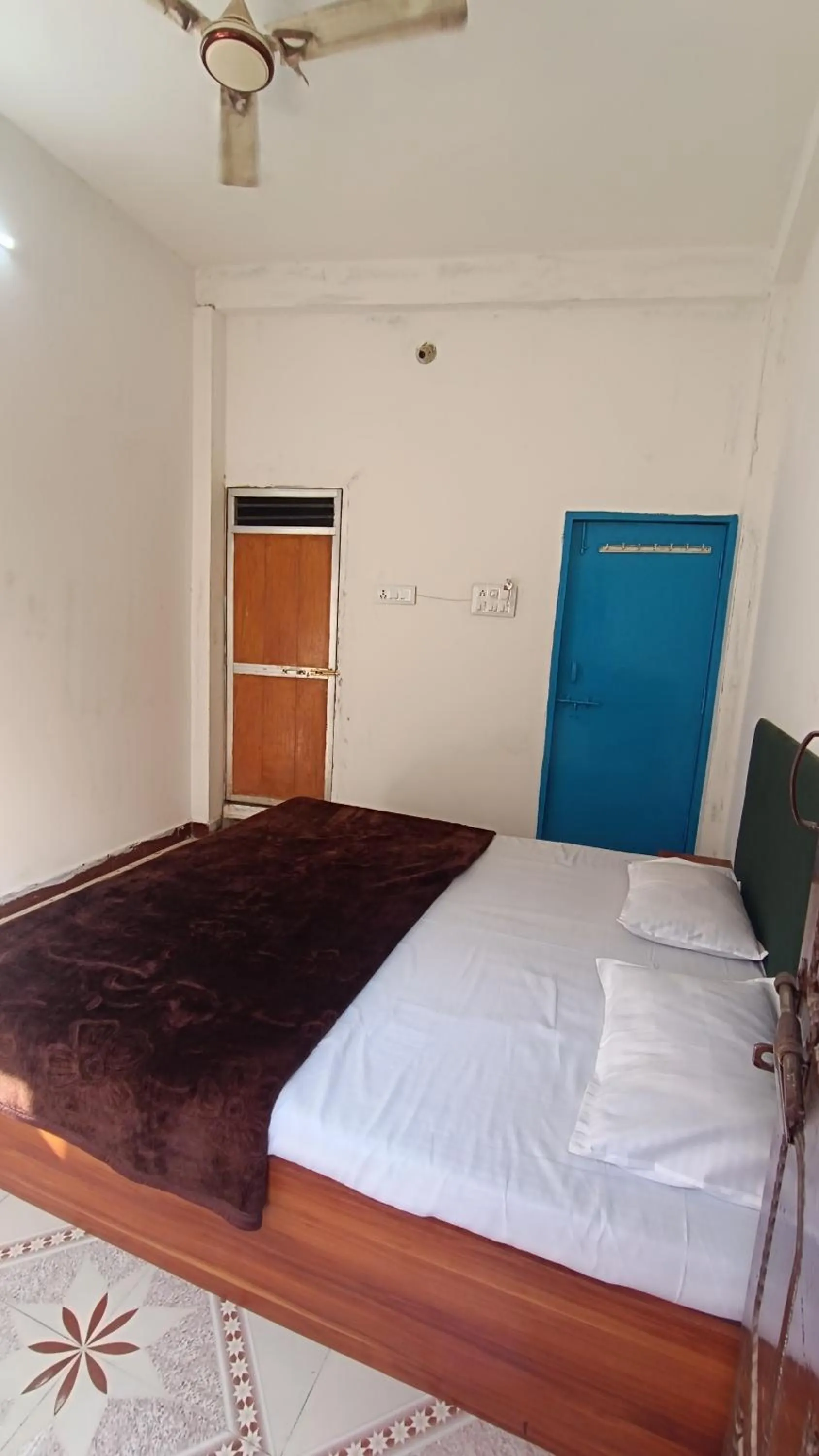 Bed in SHREE RAM KUTI