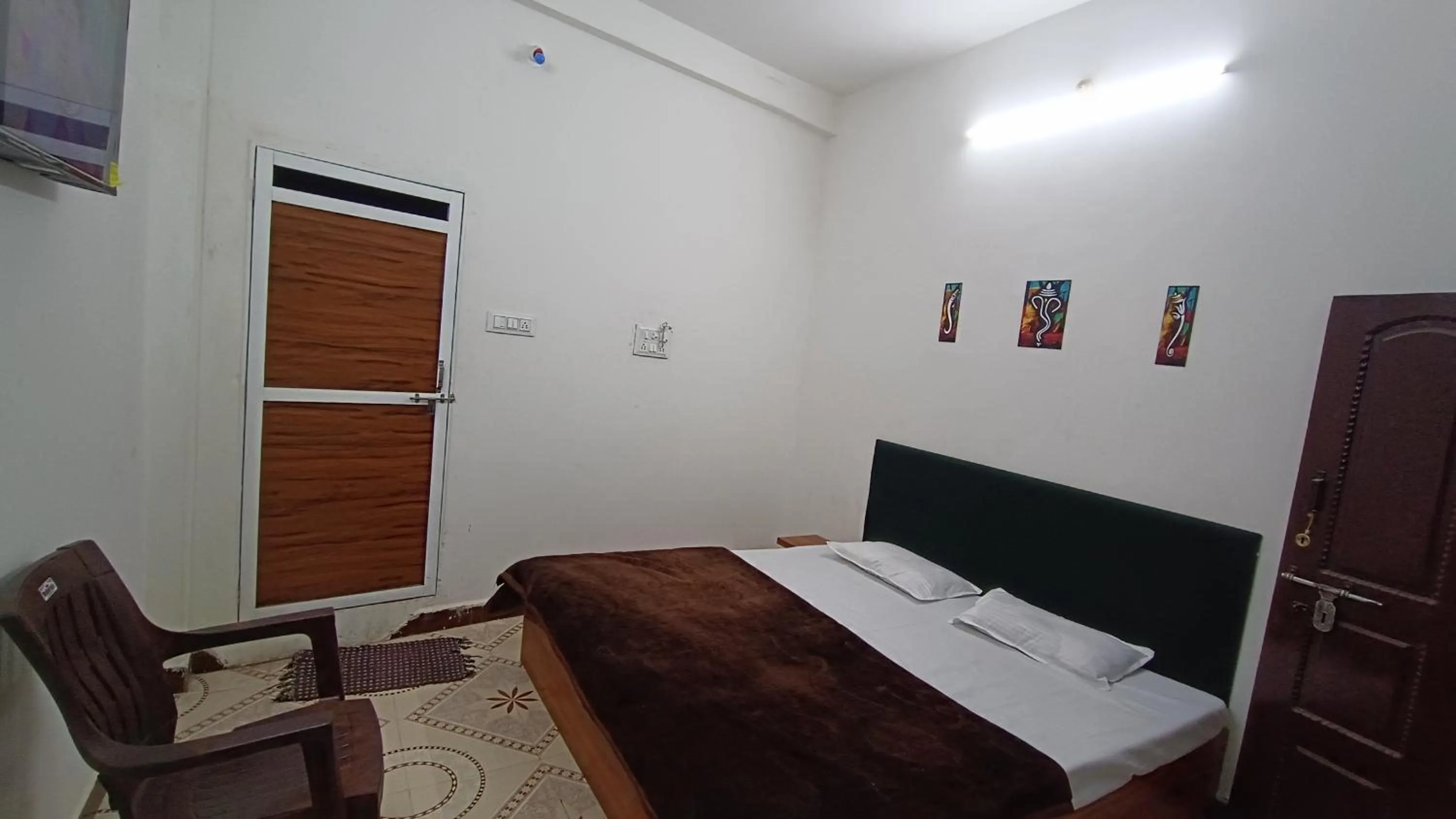 Bed in SHREE RAM KUTI