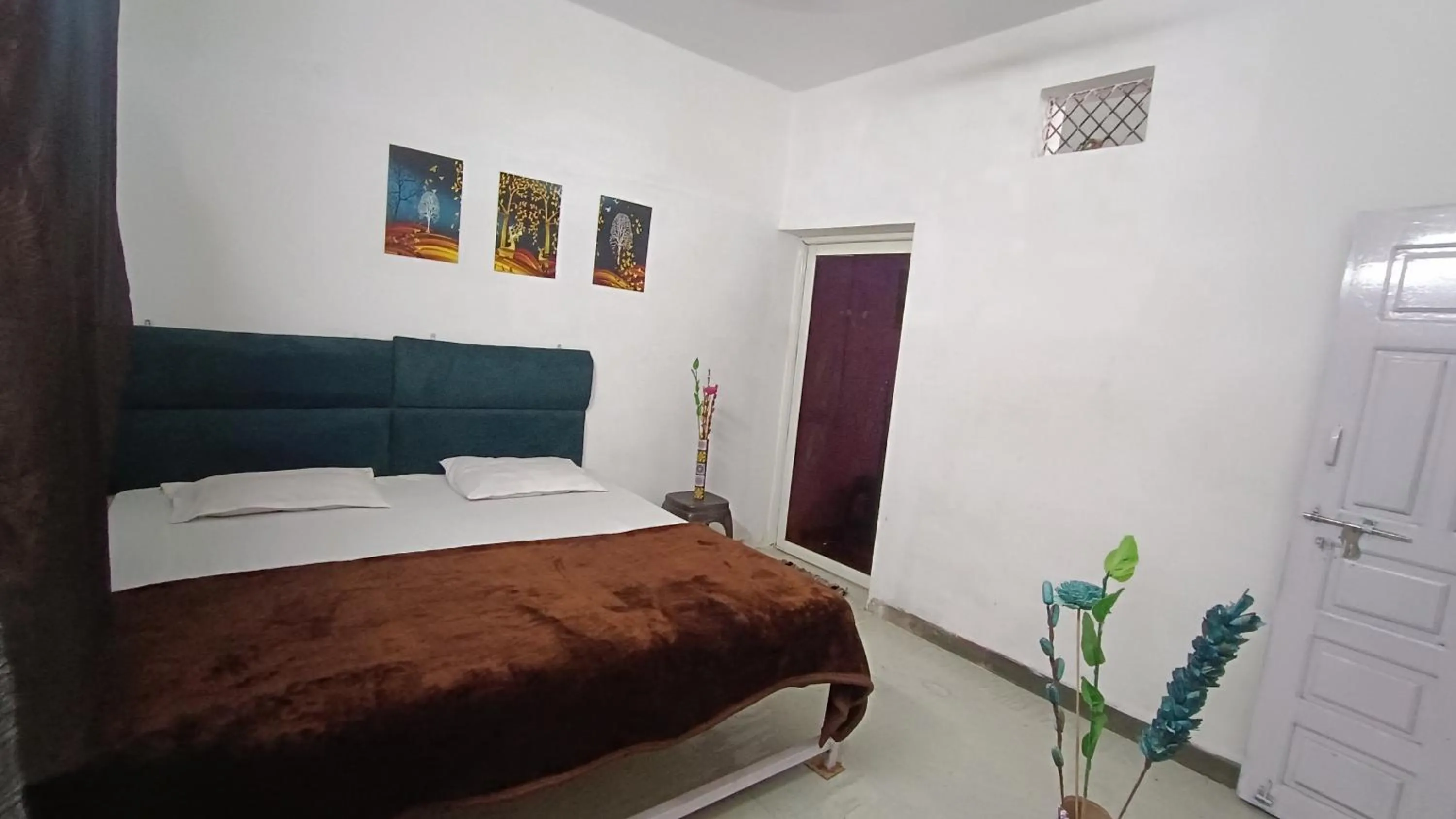 Bed in SHREE RAM KUTI