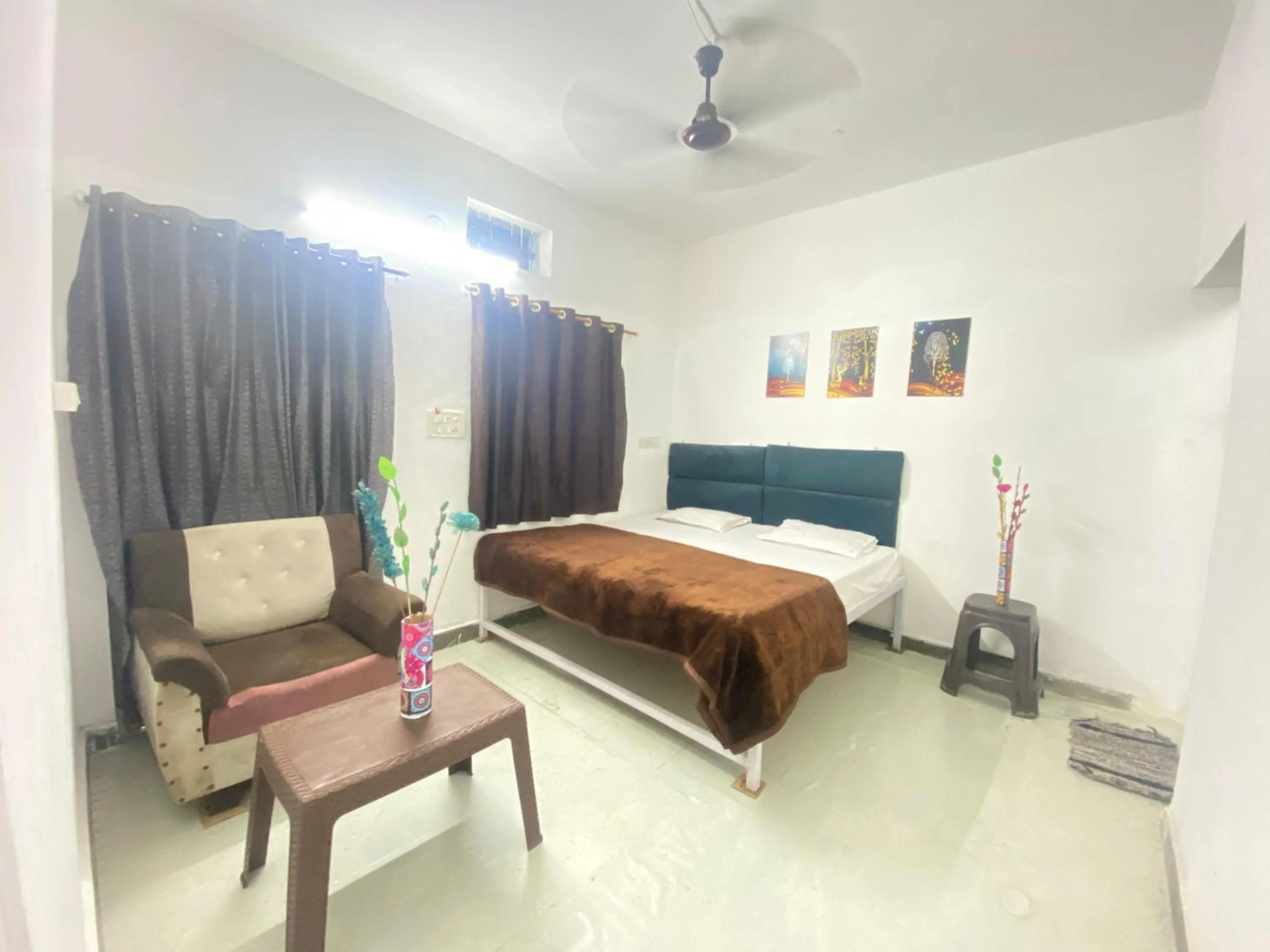 Bed in SHREE RAM KUTI