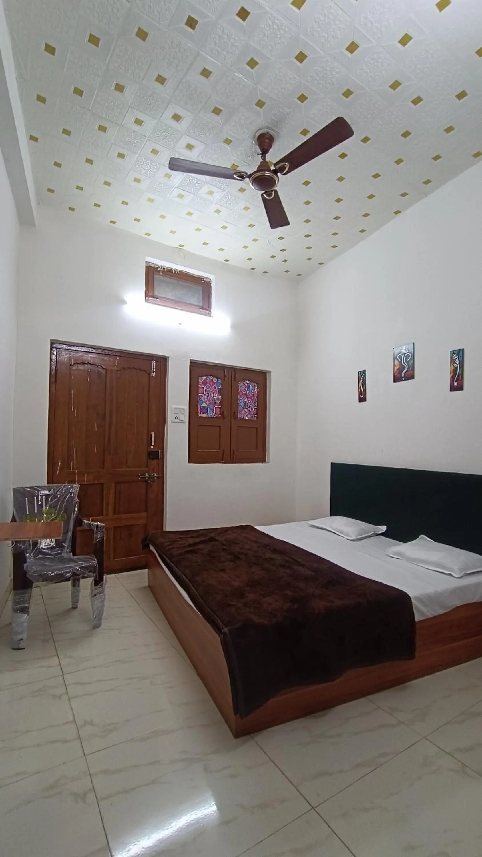 Bed in SHREE RAM KUTI