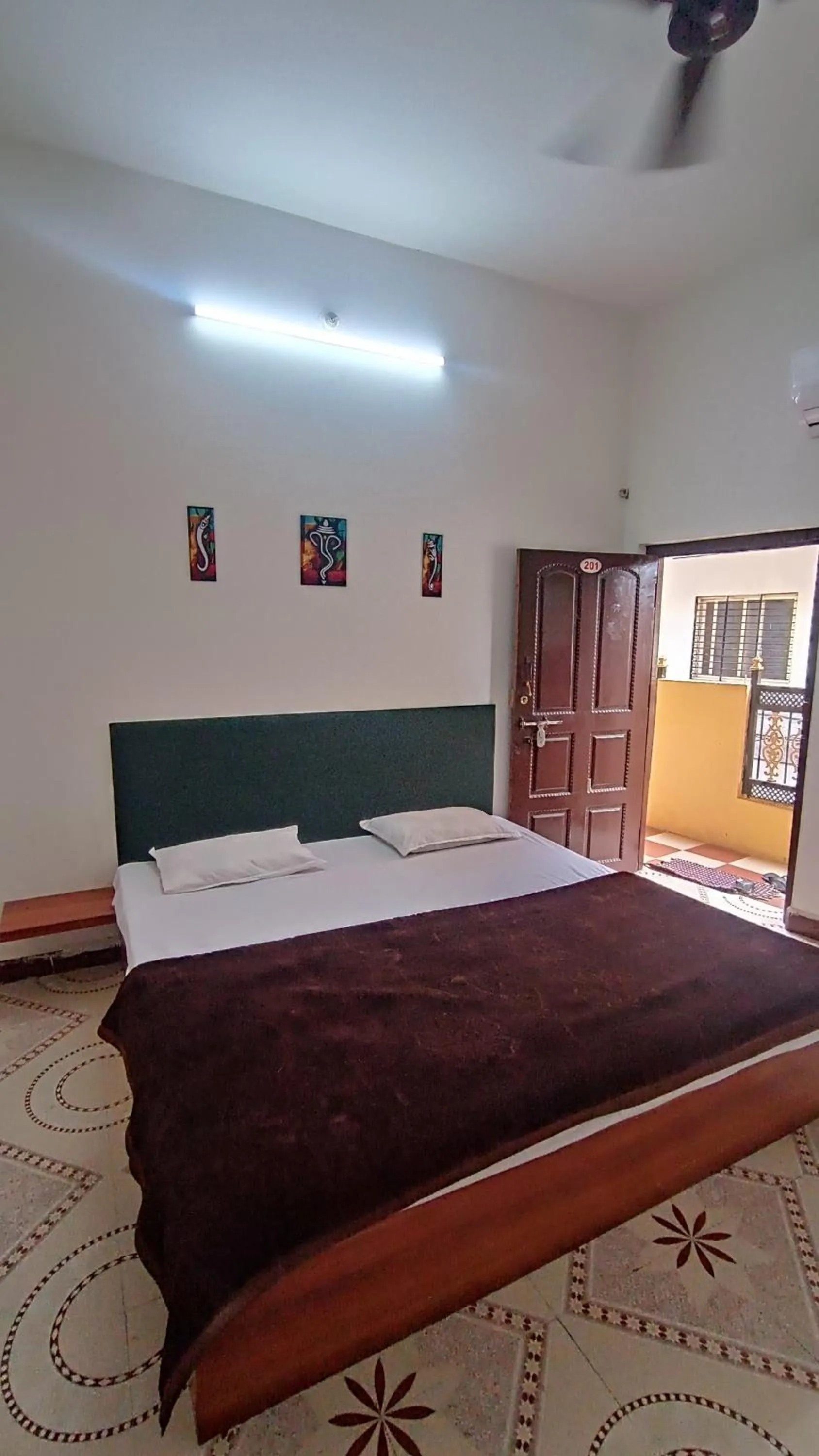 Bed in SHREE RAM KUTI