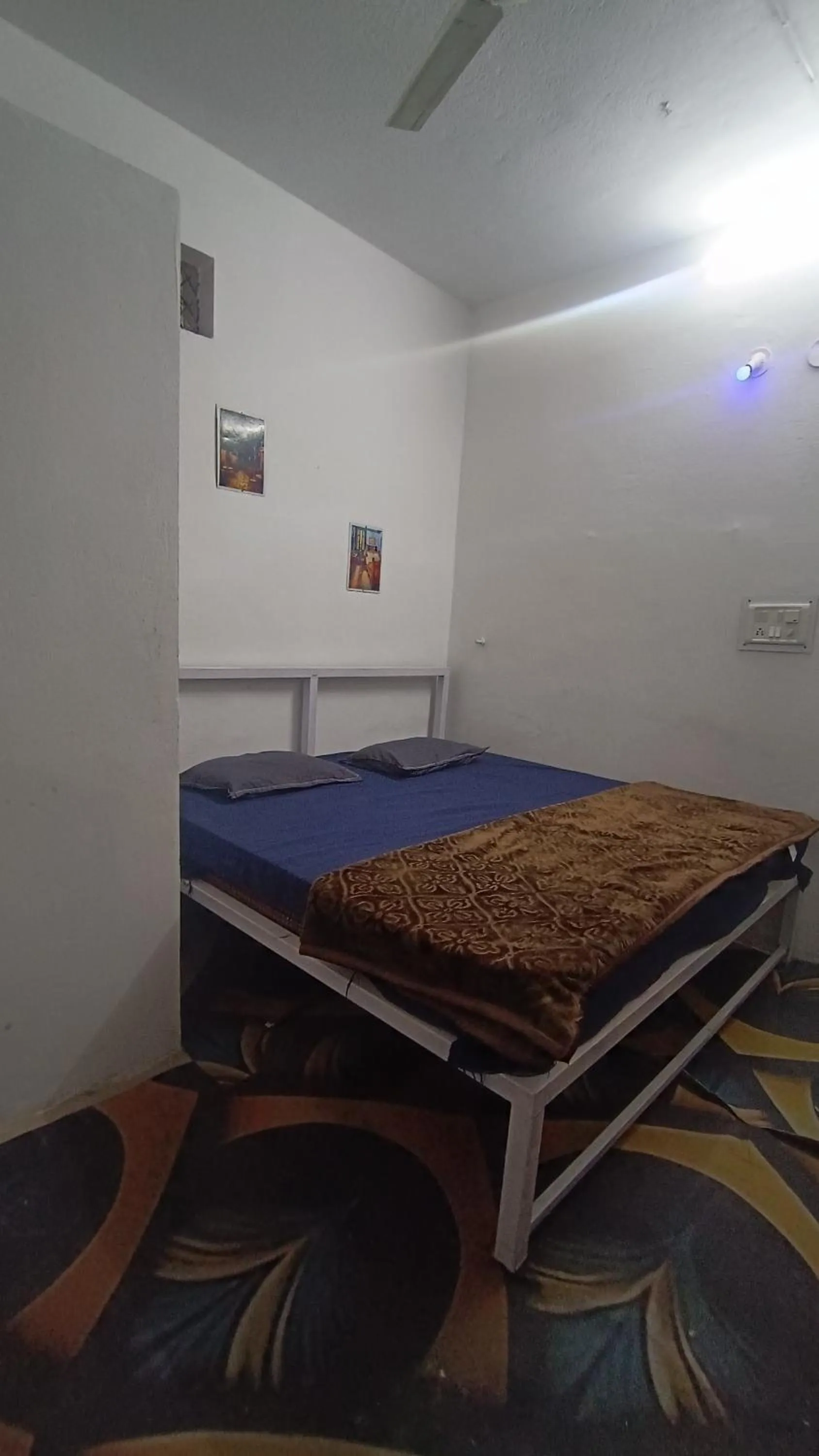 Bed in SHREE RAM KUTI