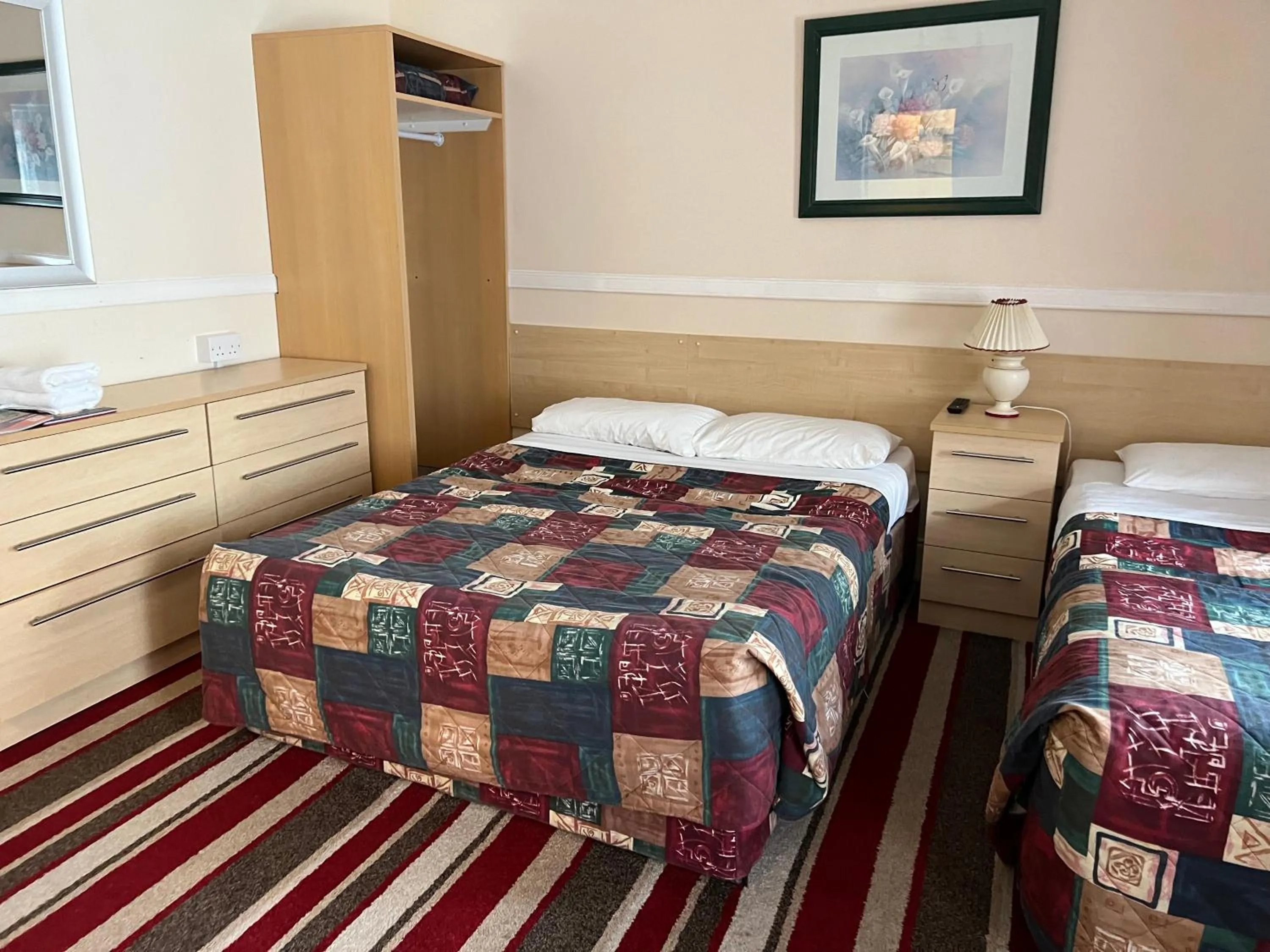 Photo of the whole room, Bed in Strathpeffer Hotel