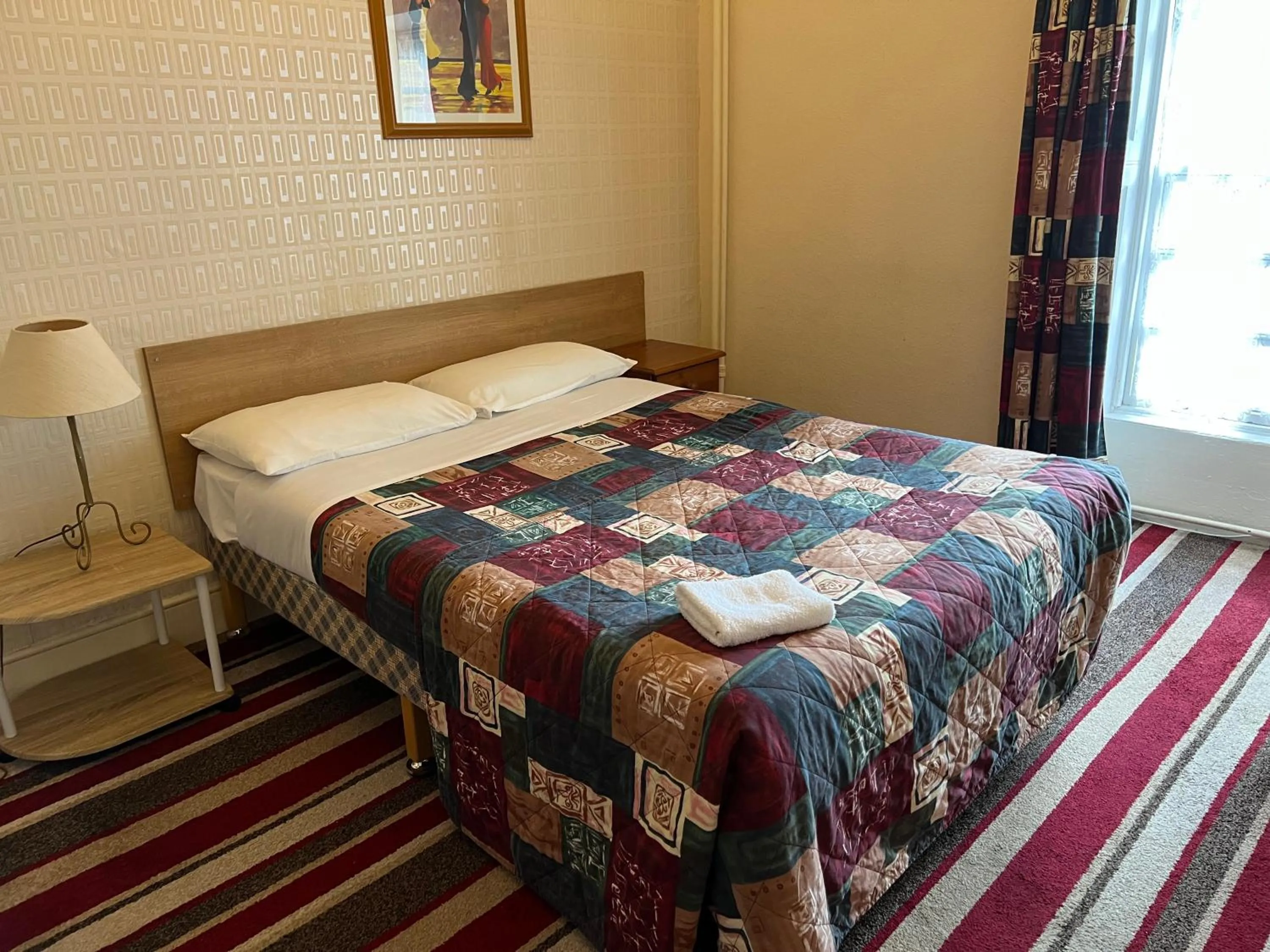 Photo of the whole room, Bed in Strathpeffer Hotel
