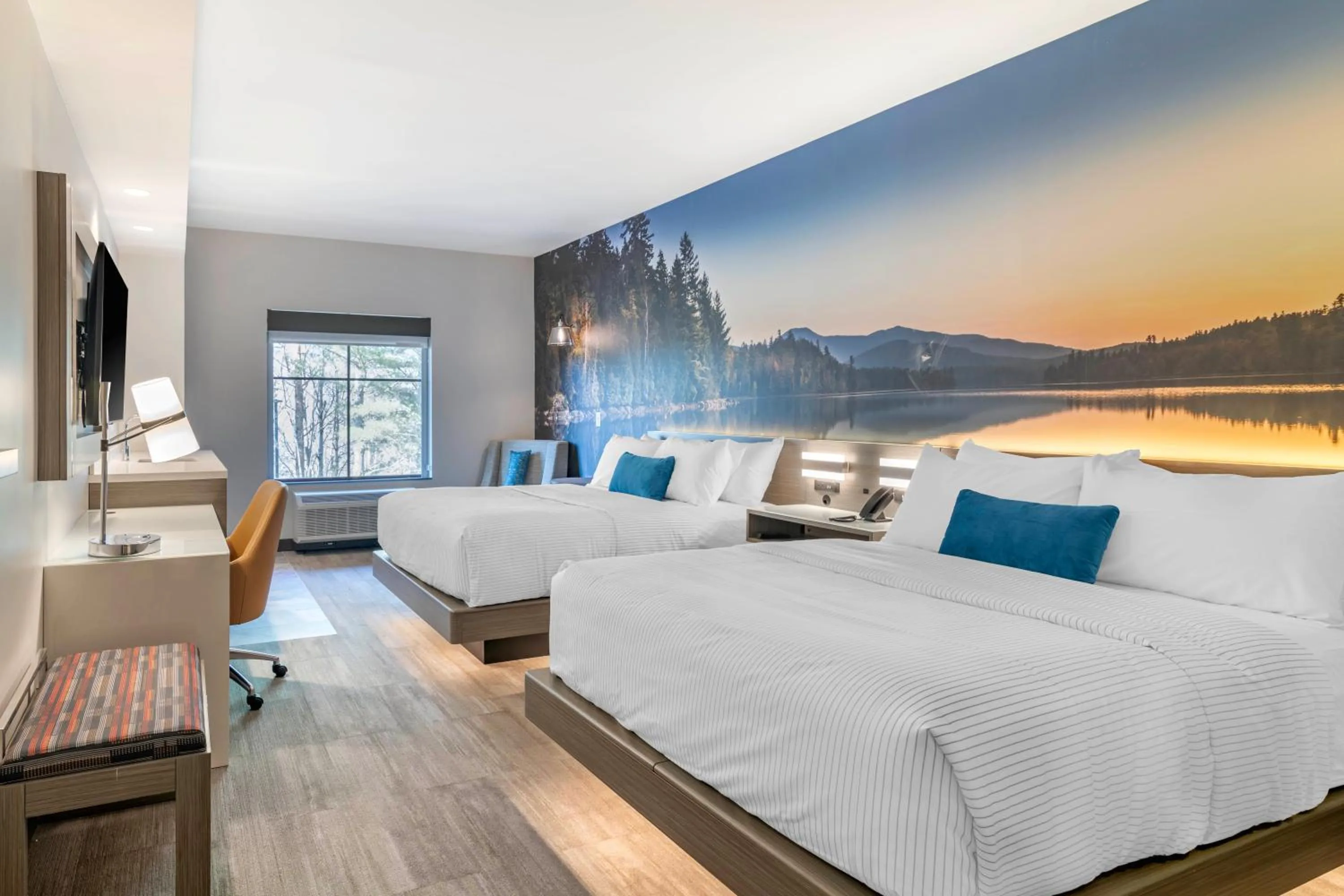 Photo of the whole room, Bed in Cambria Hotel Lake Placid - Lakeside Resort
