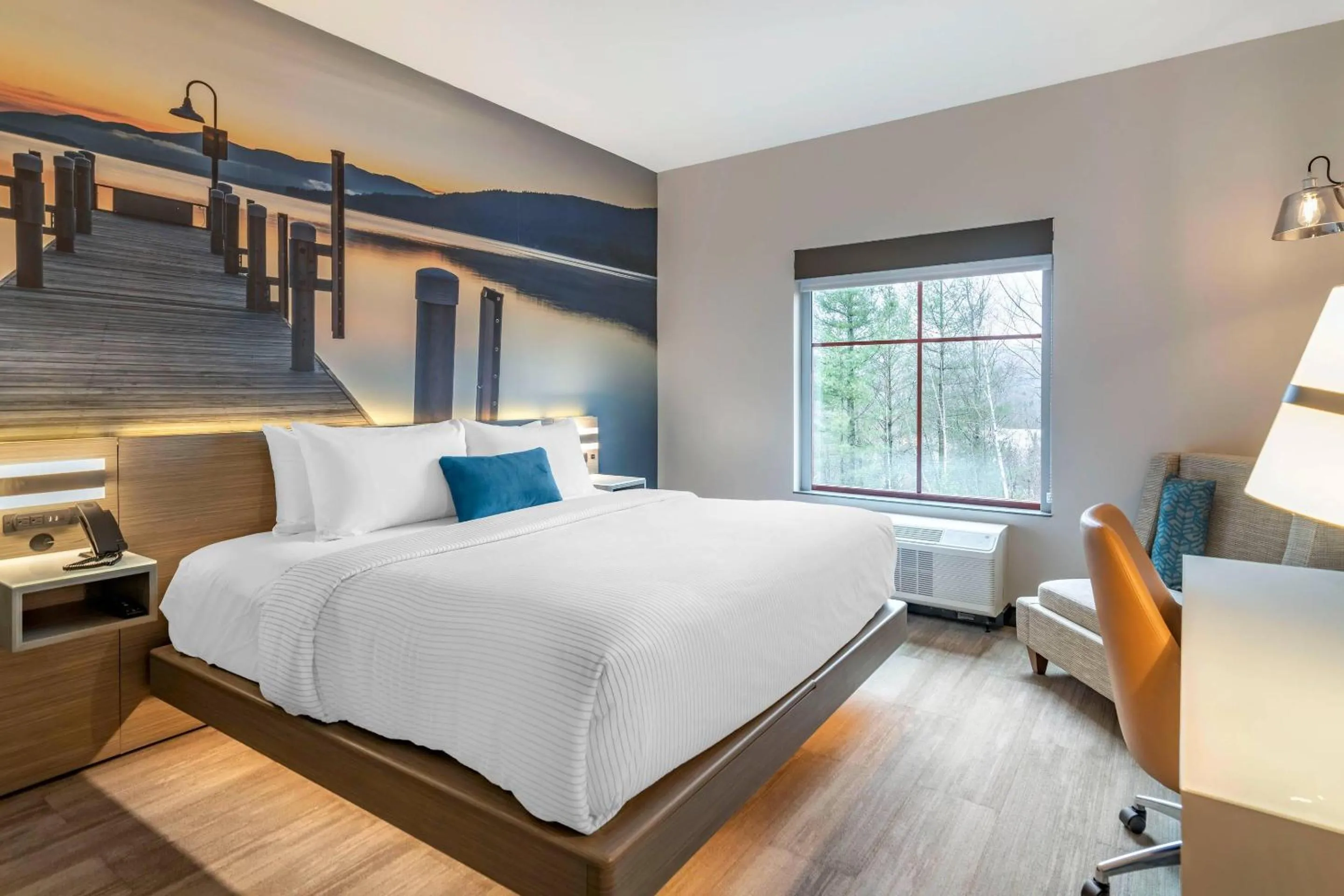 Bedroom, Bed in Cambria Hotel Lake Placid - Lakeside Resort