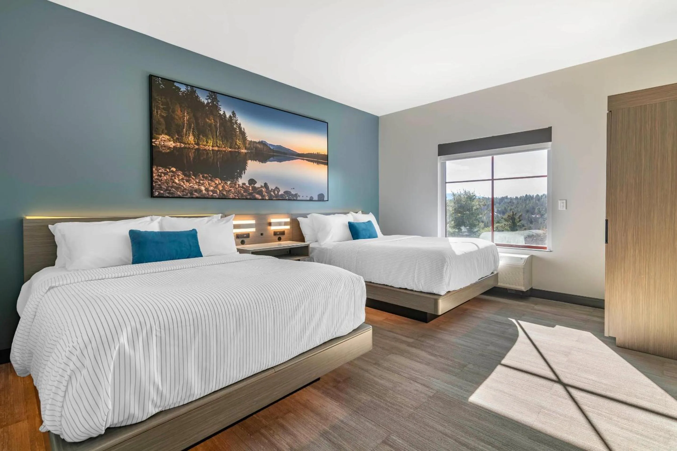 Bedroom, Bed in Cambria Hotel Lake Placid - Lakeside Resort