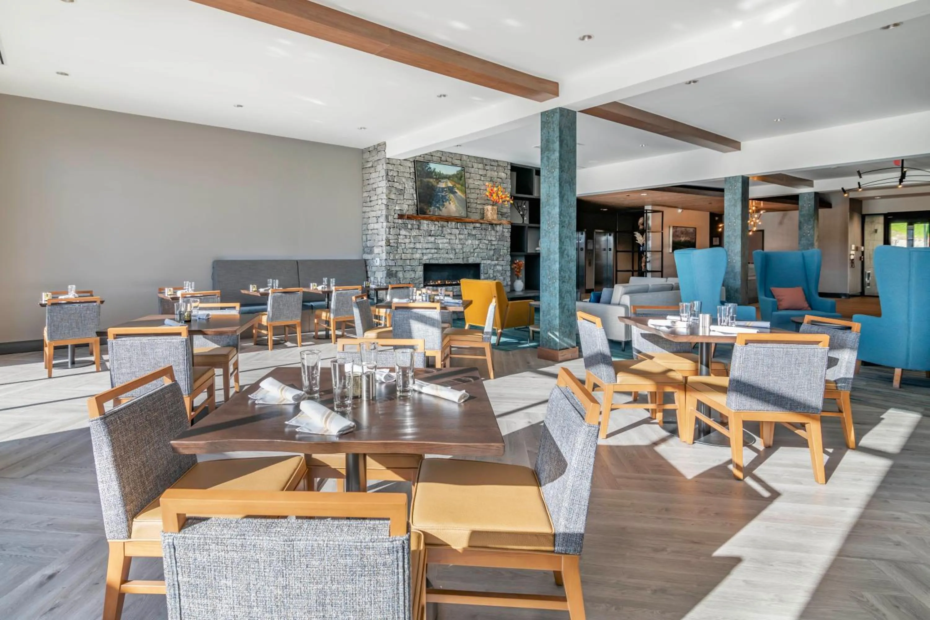 Restaurant/places to eat in Cambria Hotel Lake Placid - Lakeside Resort
