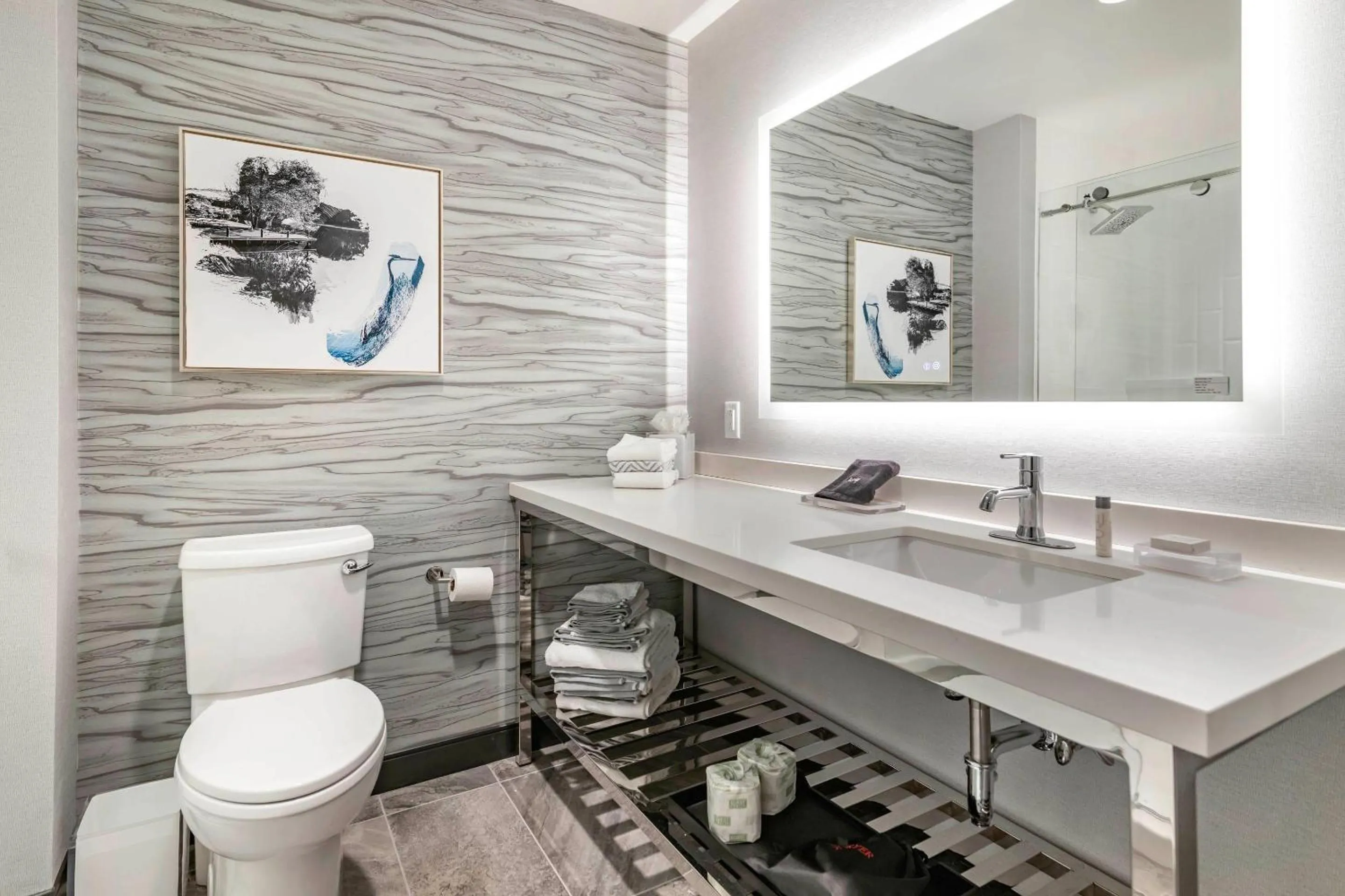 Bedroom in Cambria Hotel Lake Placid - Lakeside Resort