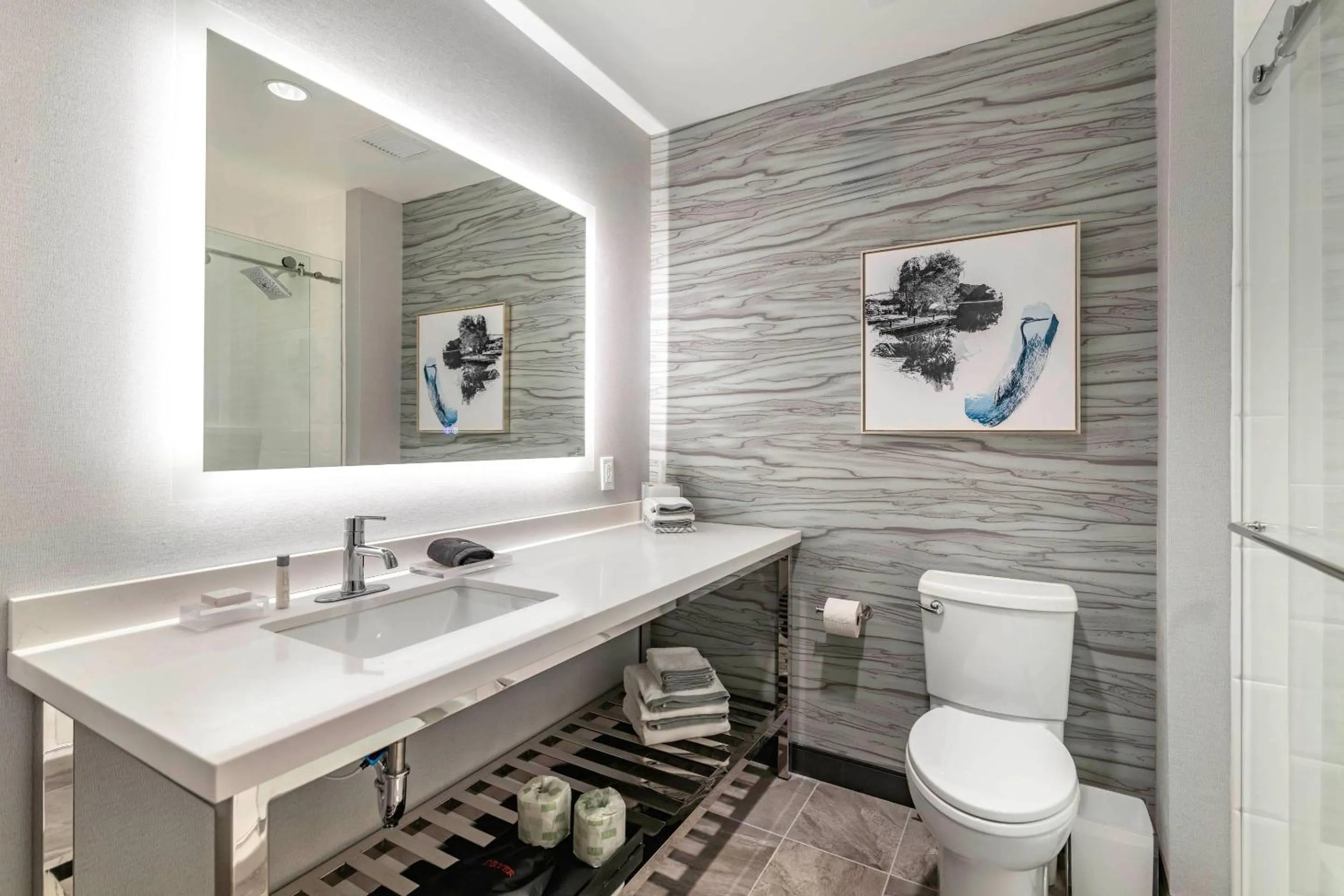 Bedroom in Cambria Hotel Lake Placid - Lakeside Resort