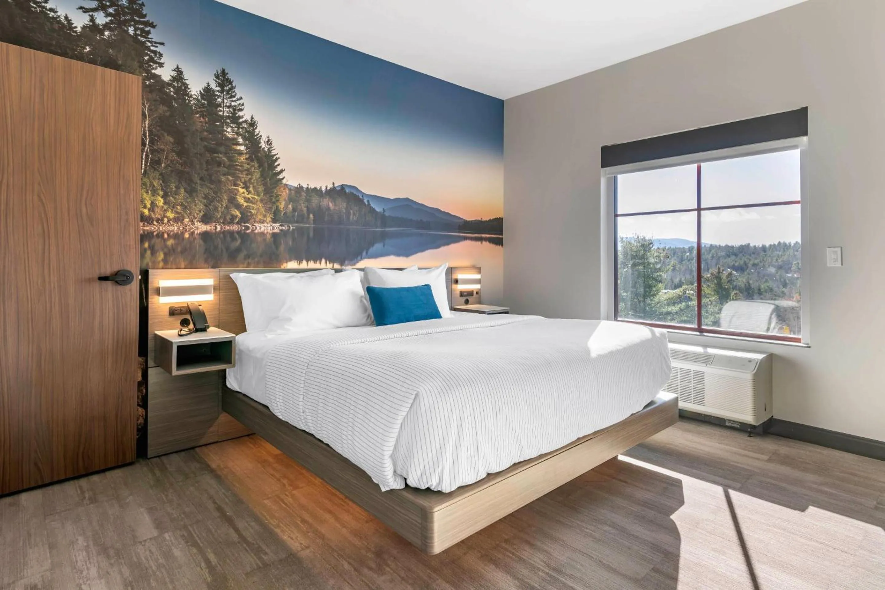 Bedroom, Bed in Cambria Hotel Lake Placid - Lakeside Resort