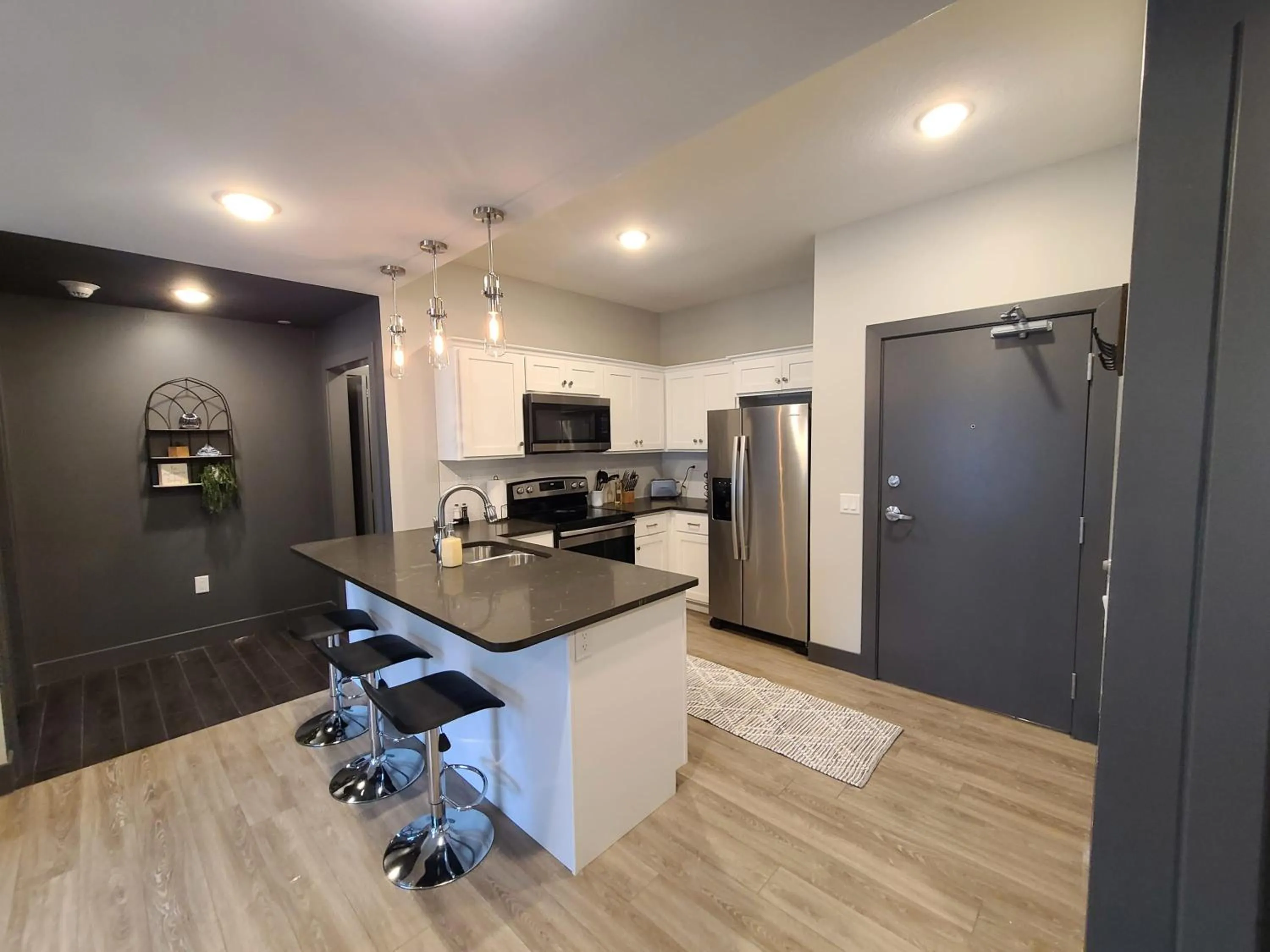 520 Neil Luxury 2 Bedroom