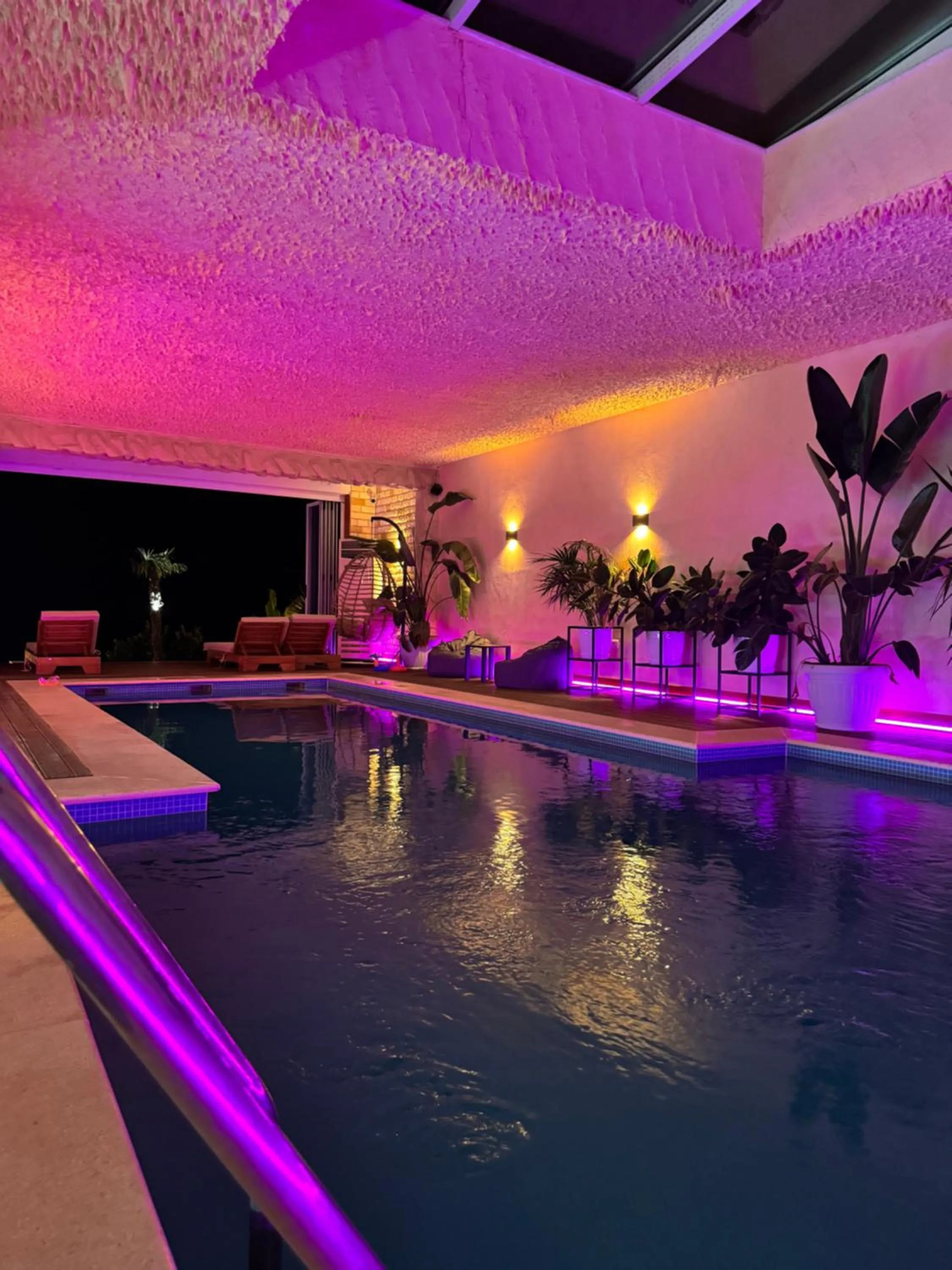 Pool view in Festim Villa Hotel