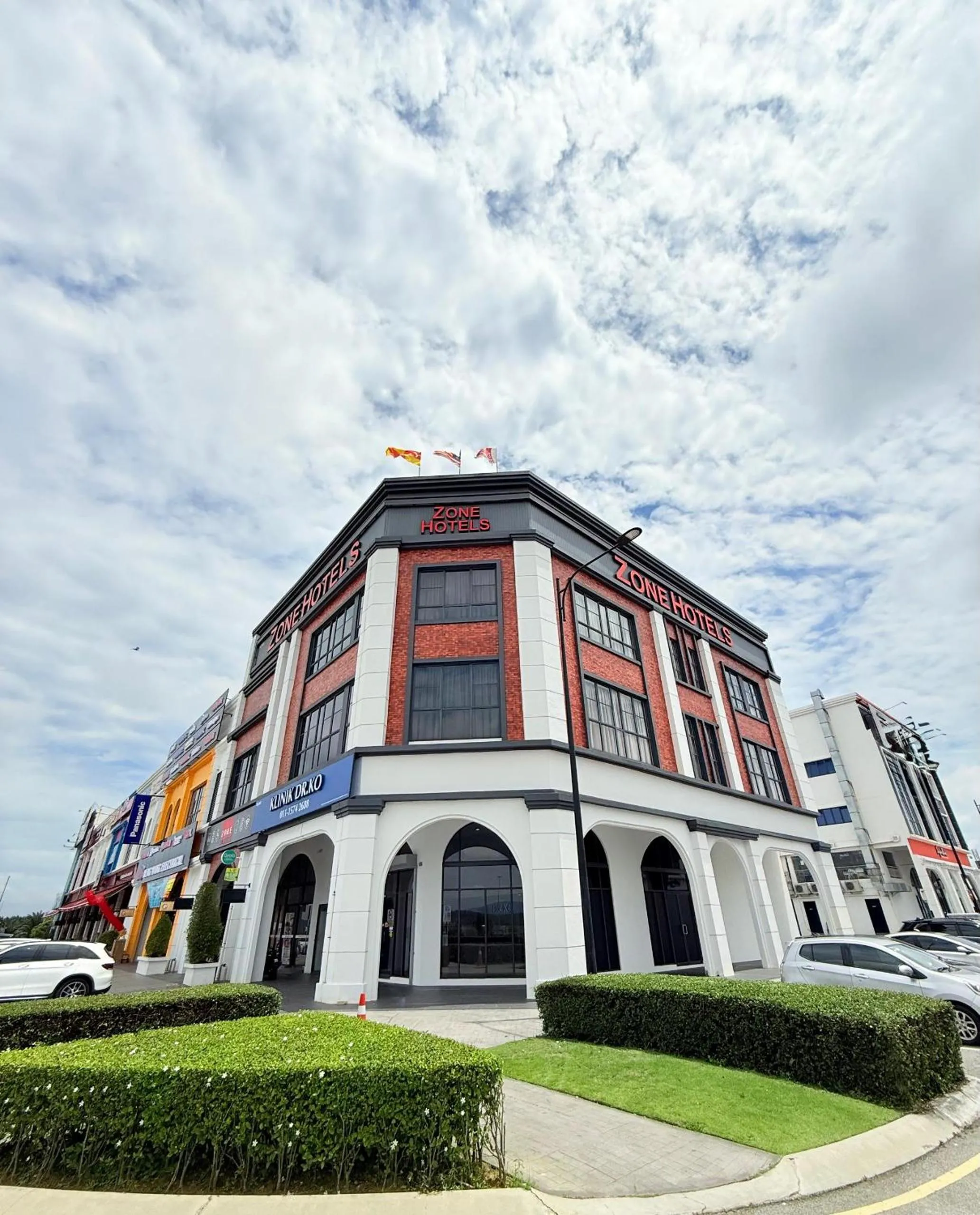 Property building in ZONE Hotels, Eco Grandeur