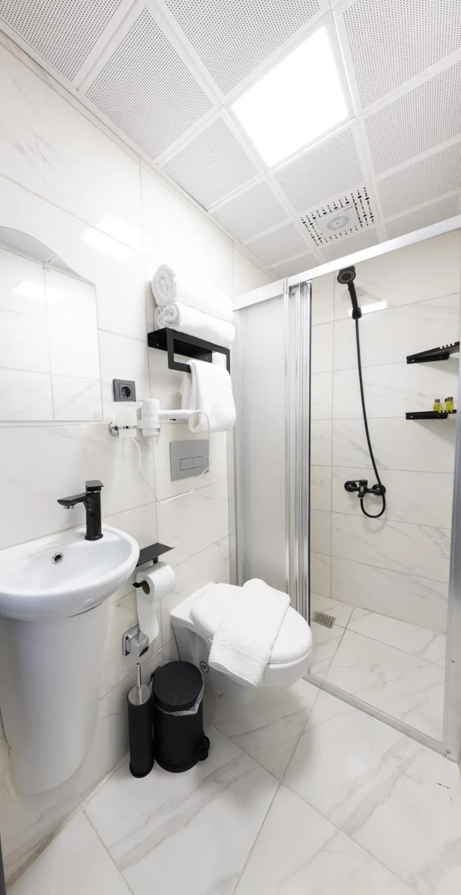 Bathroom in Aya Langa Guest House
