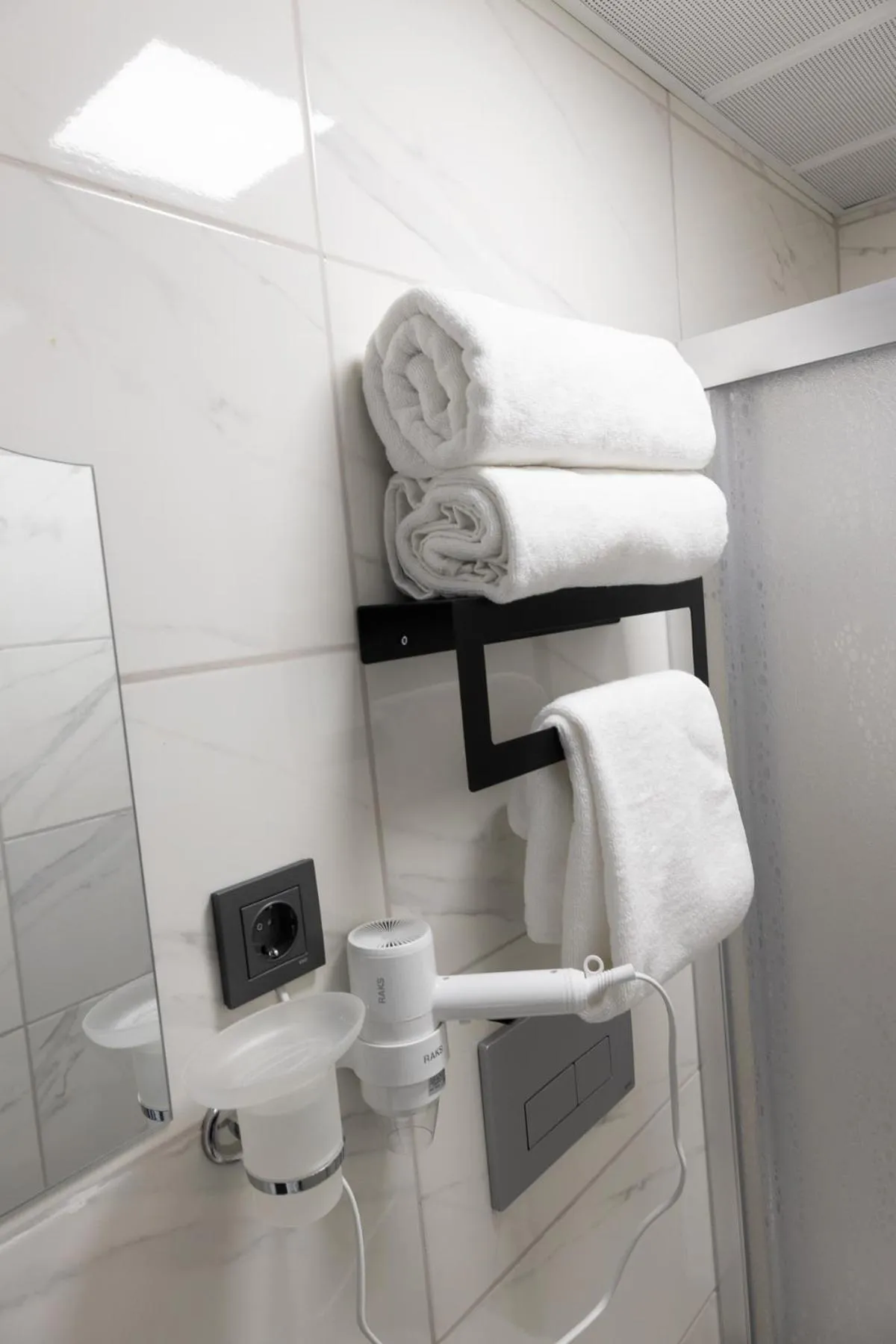 Toilet in Aya Langa Guest House