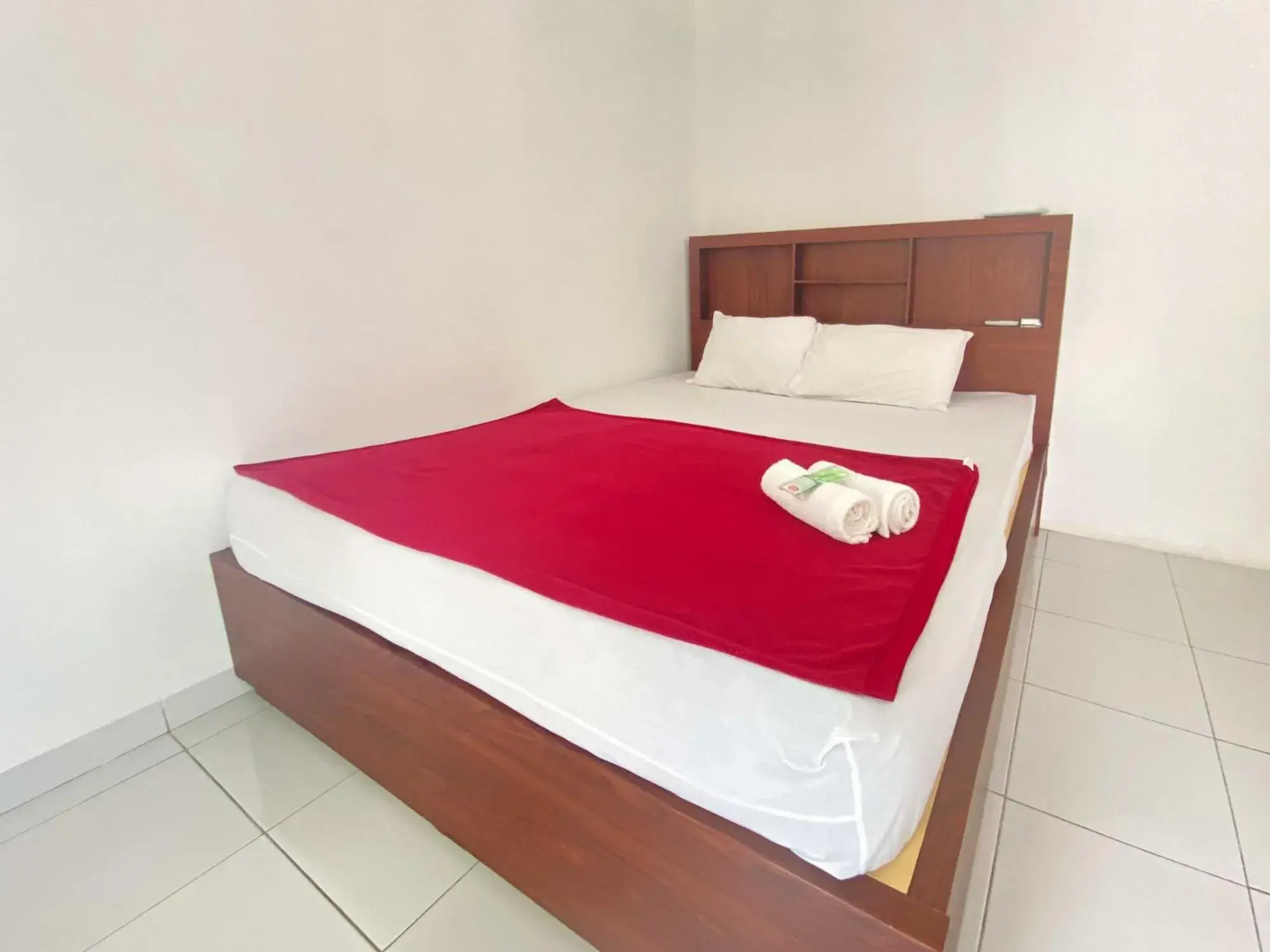 Guest House Hj Muriyah Syariah Slawi Mitra RedDoorz Guest House Hj Muriyah Syariah Slawi Mitra RedDoorz