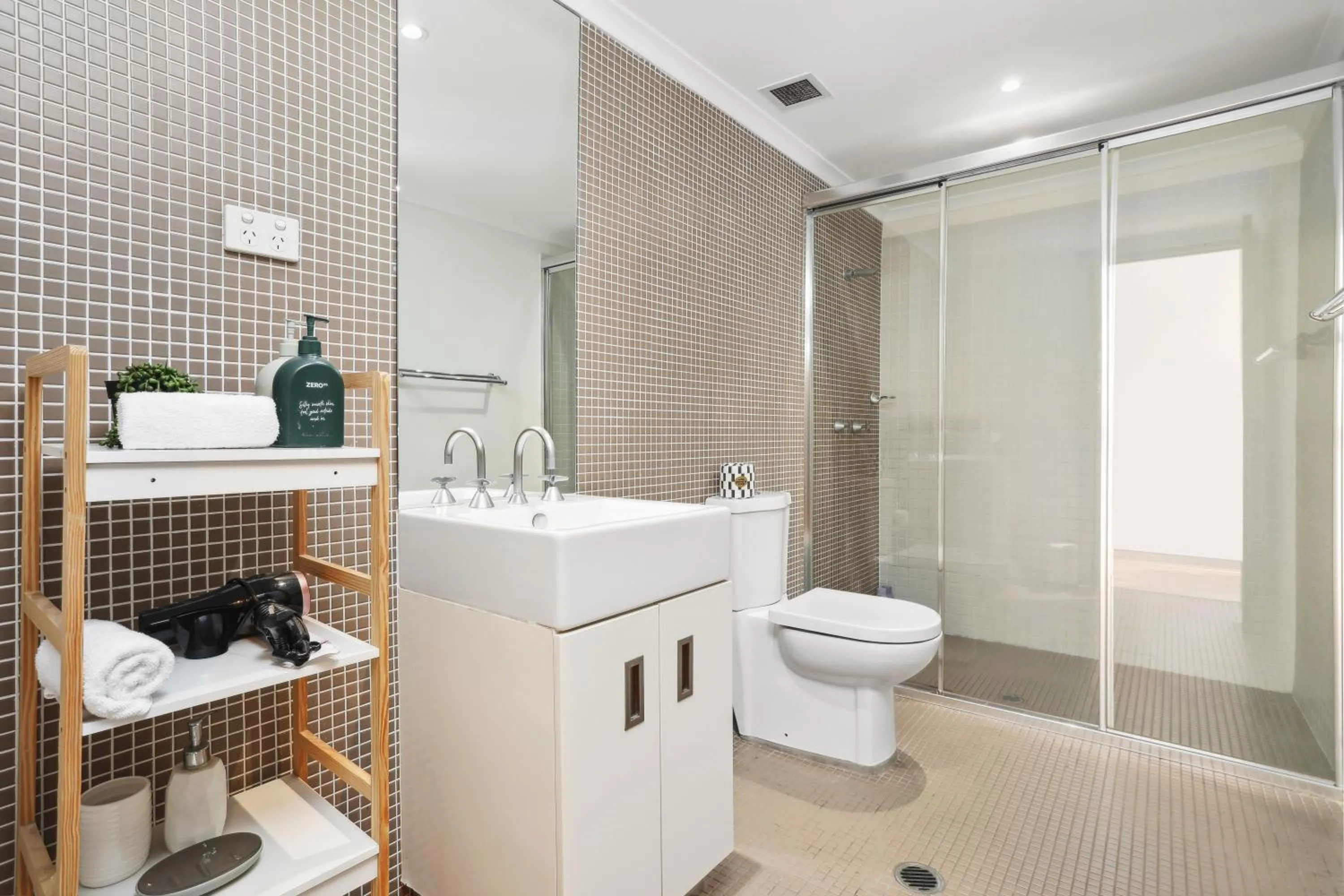 Bathroom in Chippendale 1 Bedroom Apartment • Mins to Central